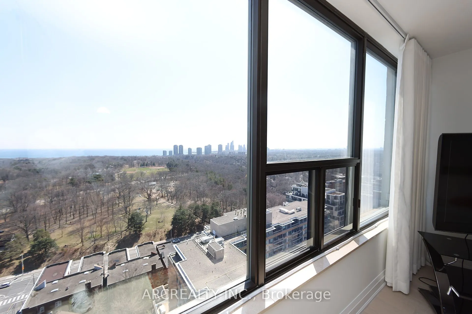 50 Quebec Avenue #2401