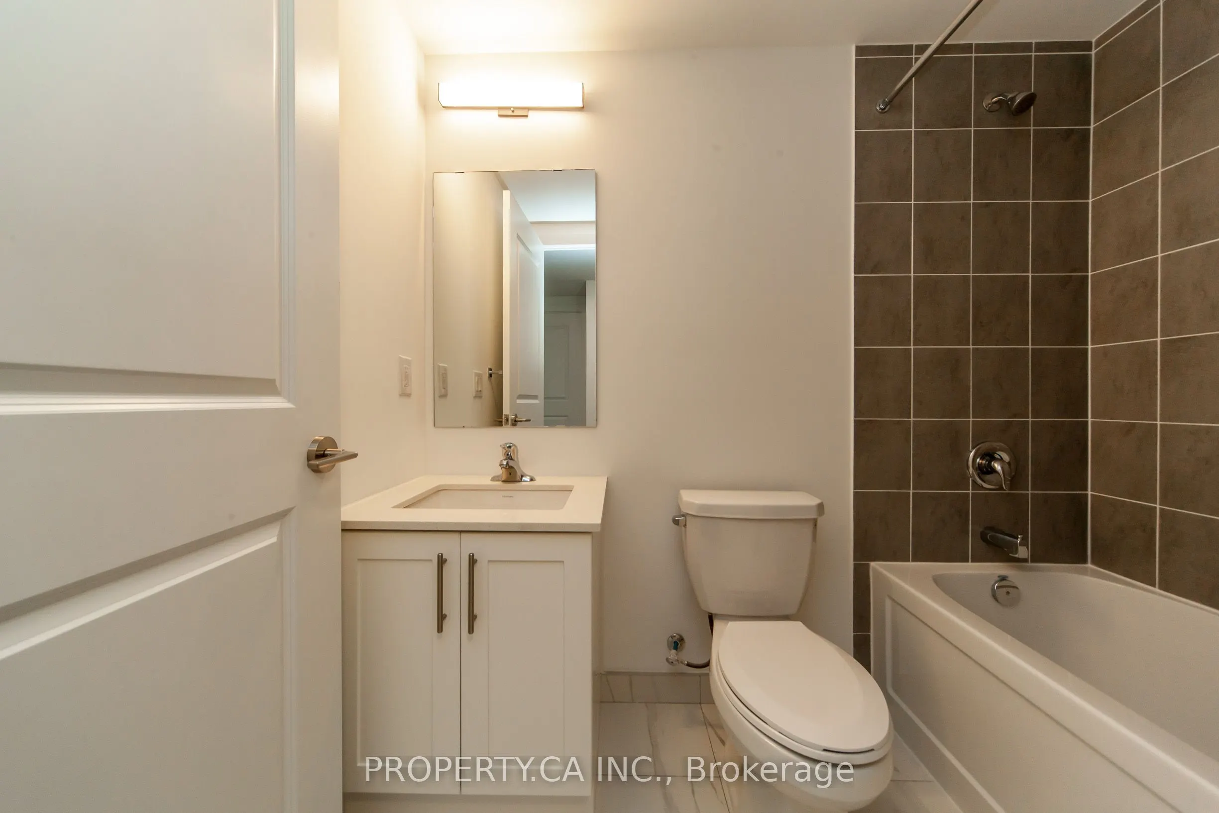 1063 Douglas Mccurdy Common #1206