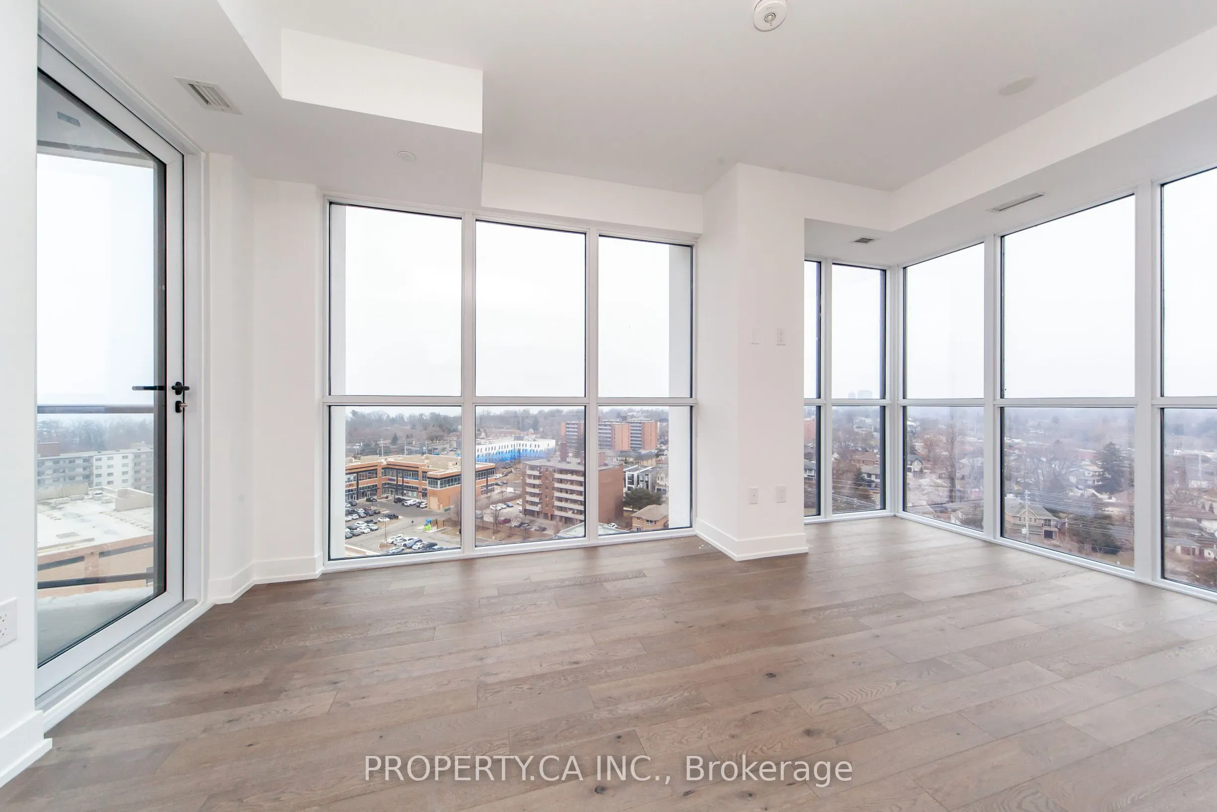 1063 Douglas Mccurdy Common #1206