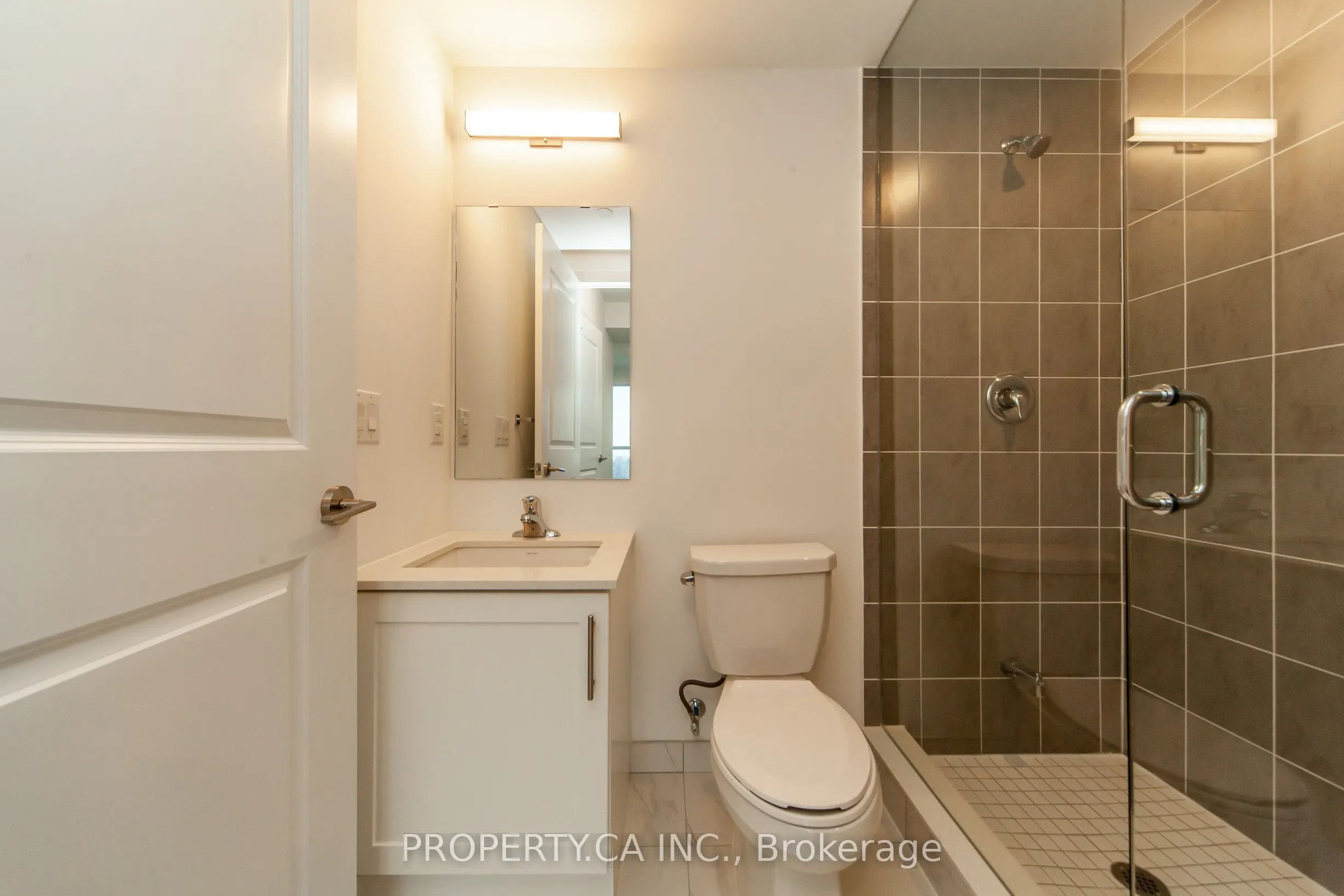 1063 Douglas Mccurdy Common #1206