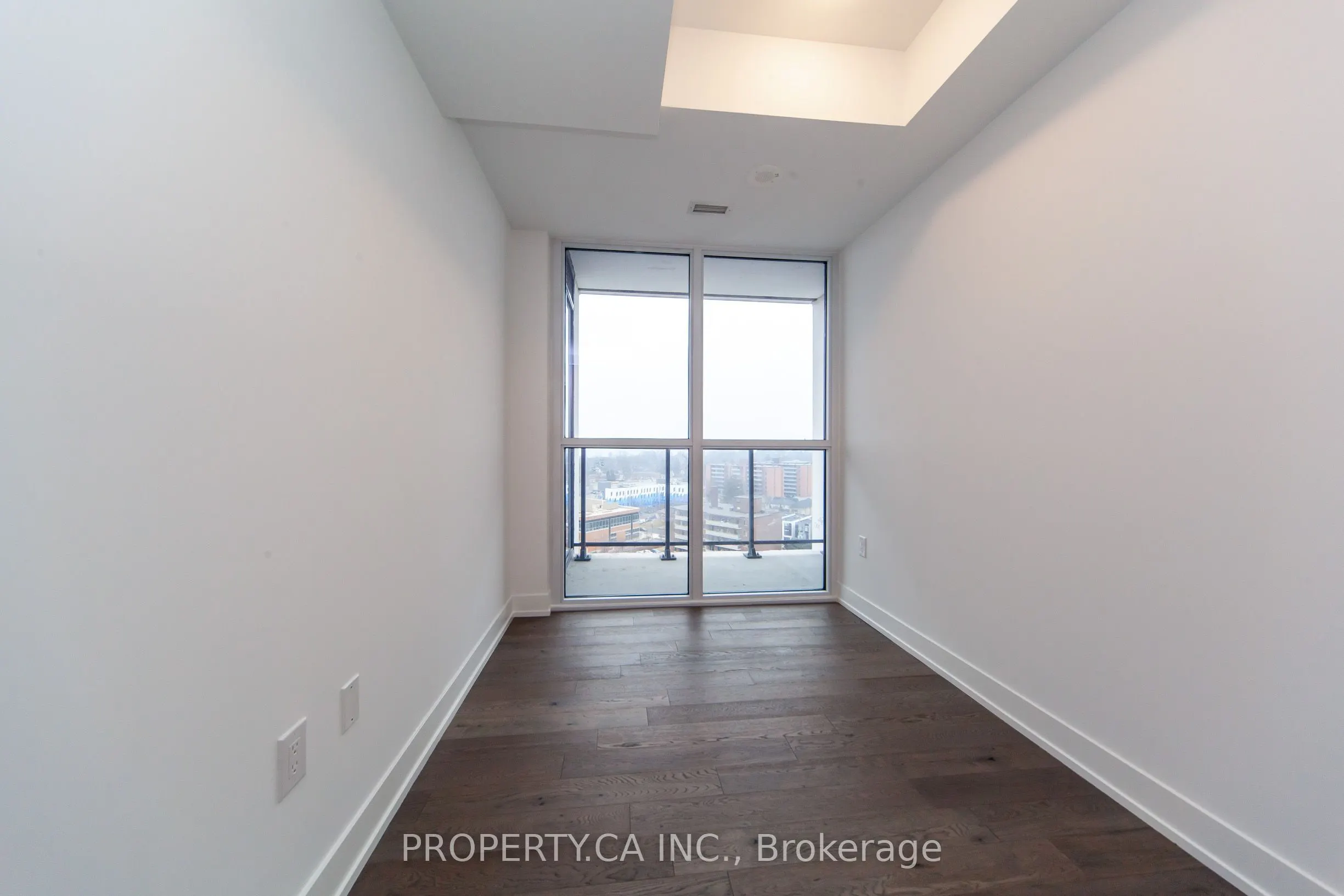 1063 Douglas Mccurdy Common #1206