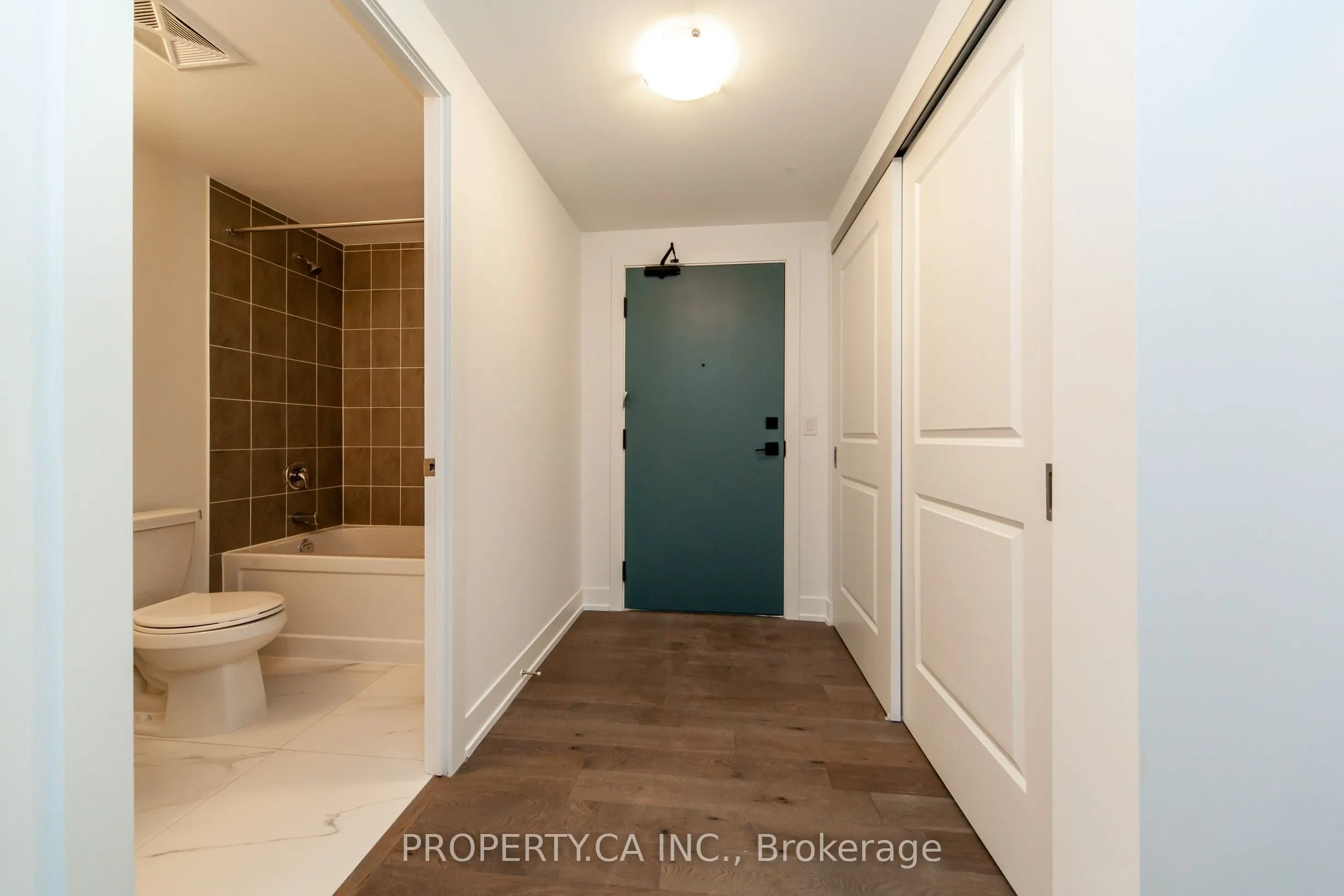 1063 Douglas Mccurdy Common #1206
