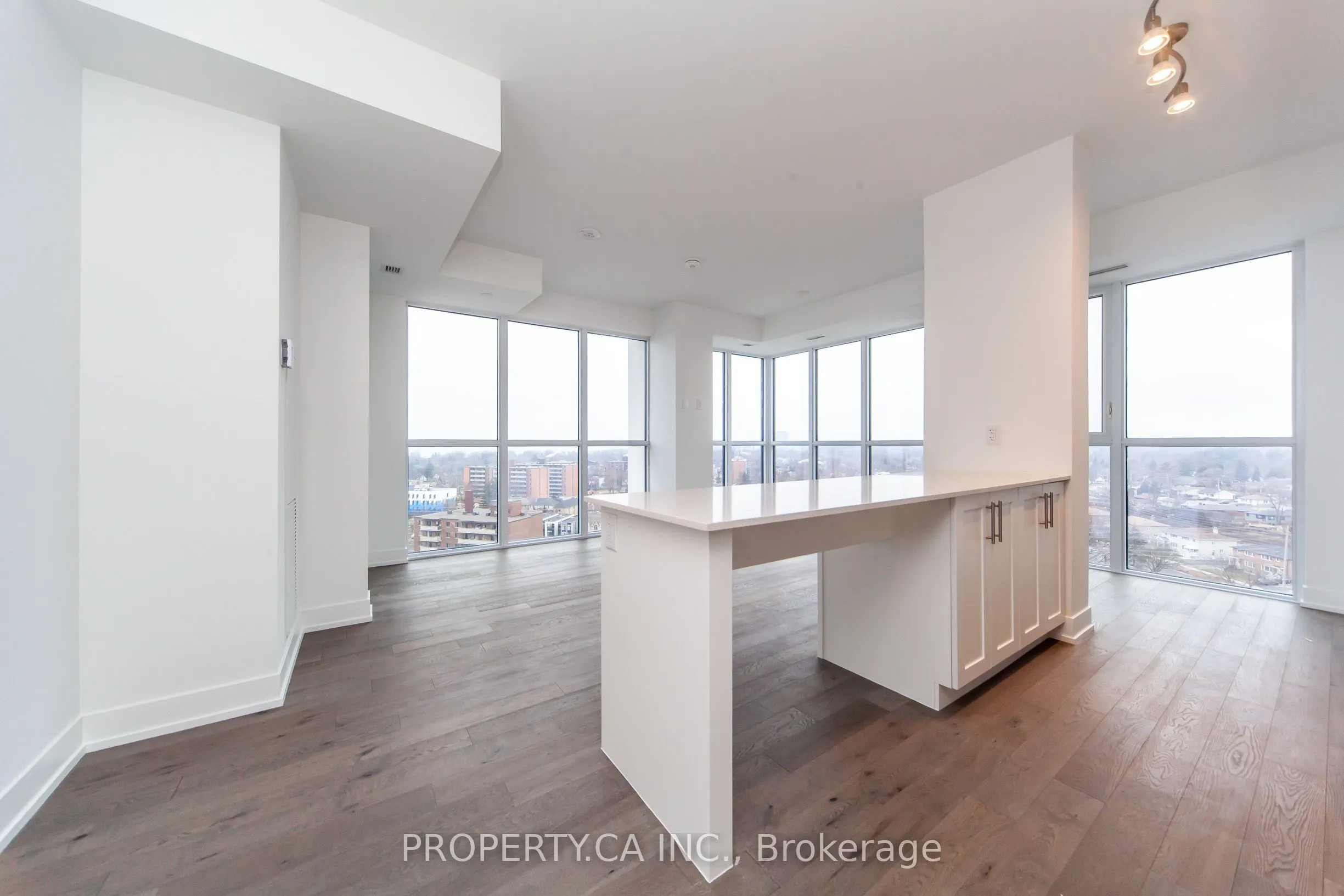 1063 Douglas Mccurdy Common #1206