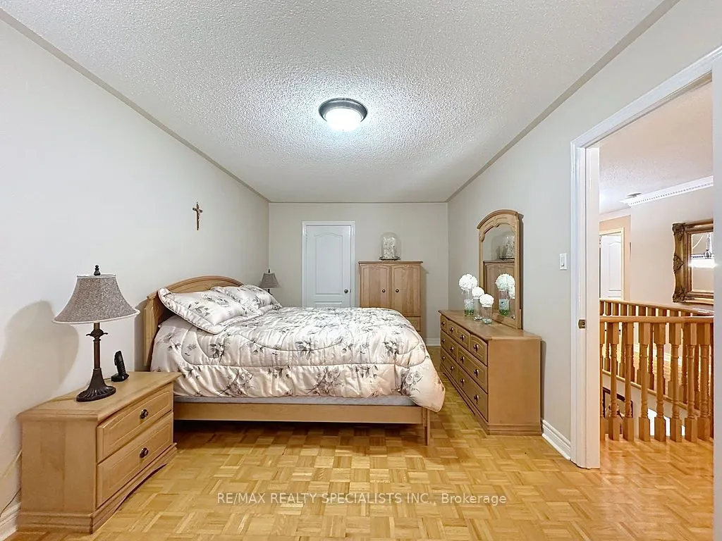 9 Siesta Court