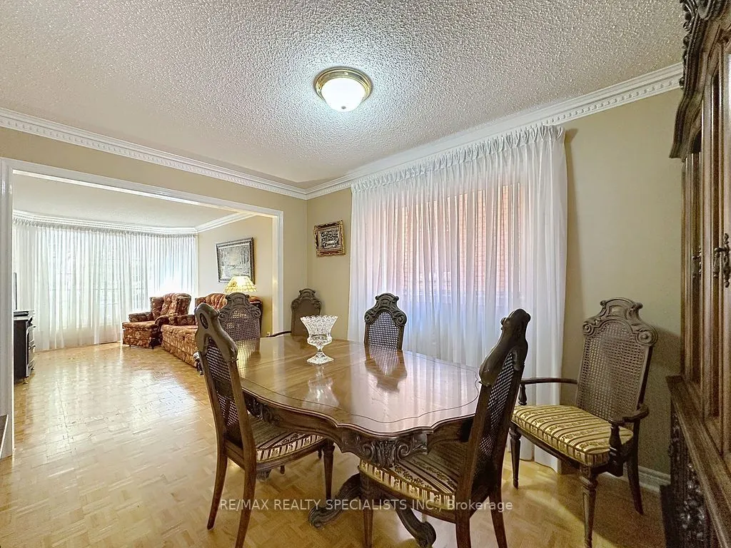 9 Siesta Court