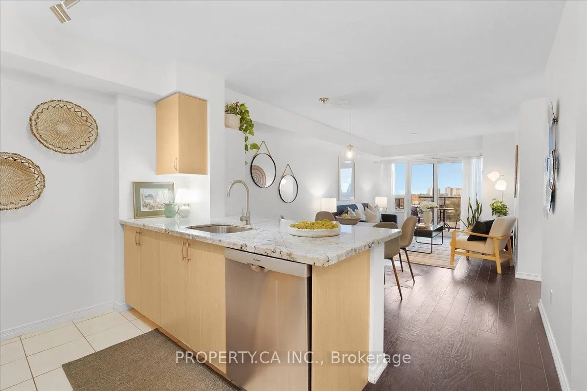 61 Heintzman Street #822