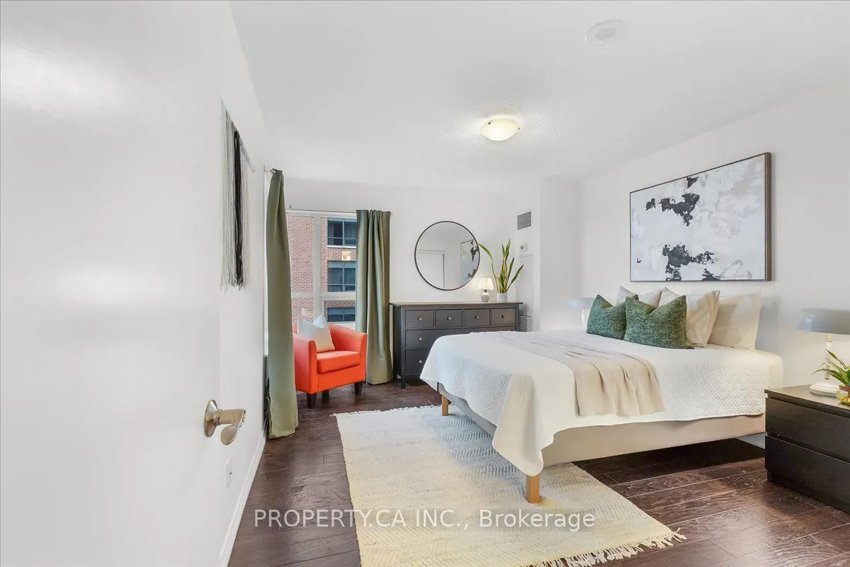 61 Heintzman Street #822