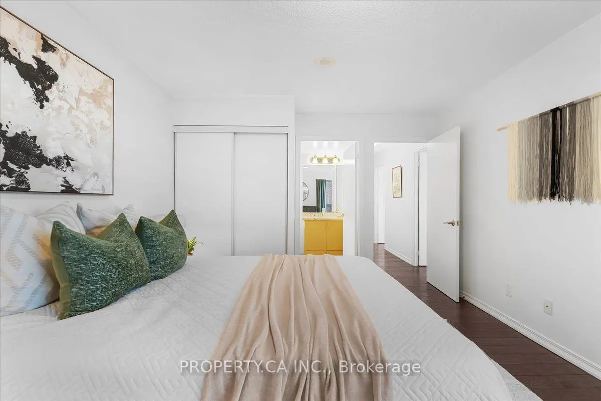 61 Heintzman Street #822
