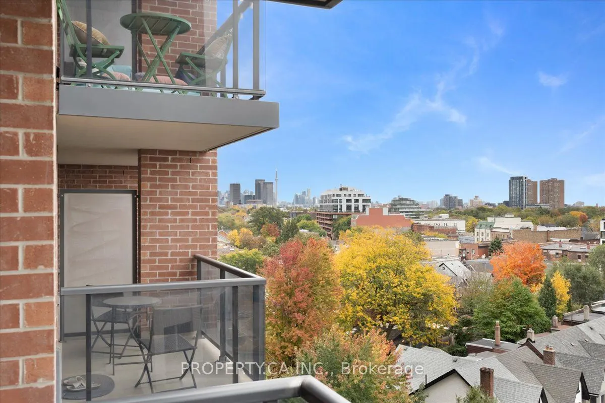 61 Heintzman Street #822