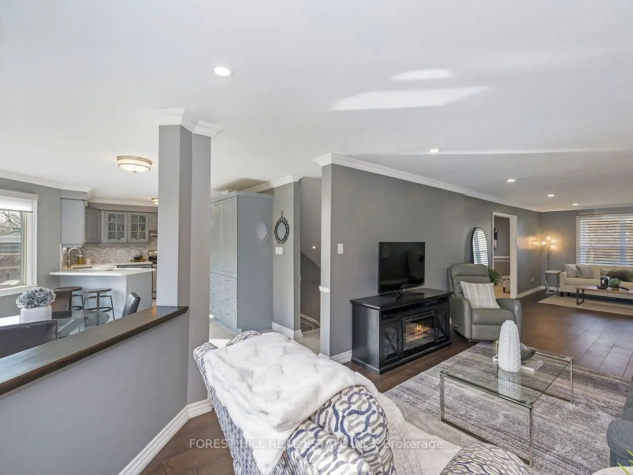 4174 Rossland Crescent