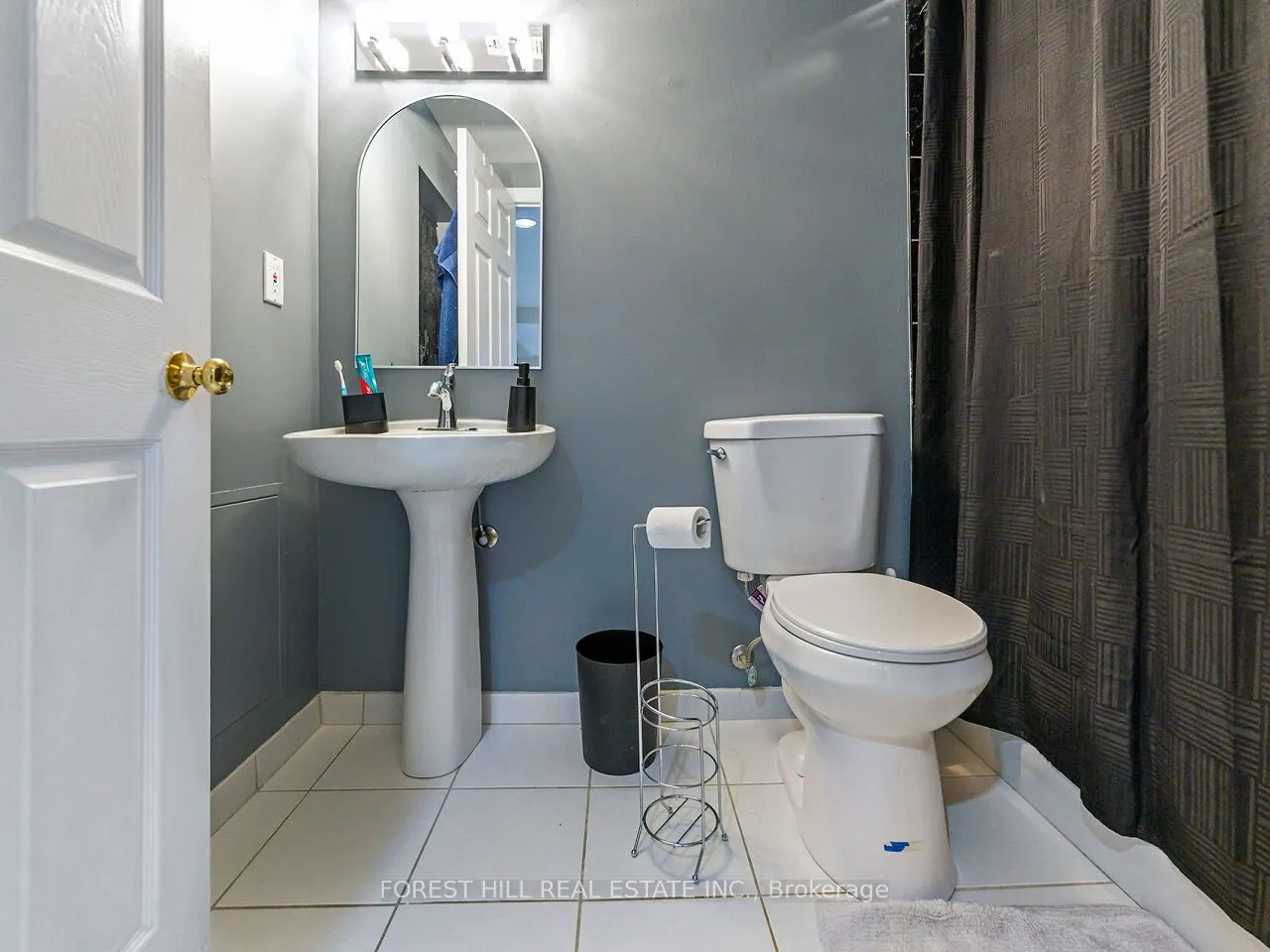 4174 Rossland Crescent