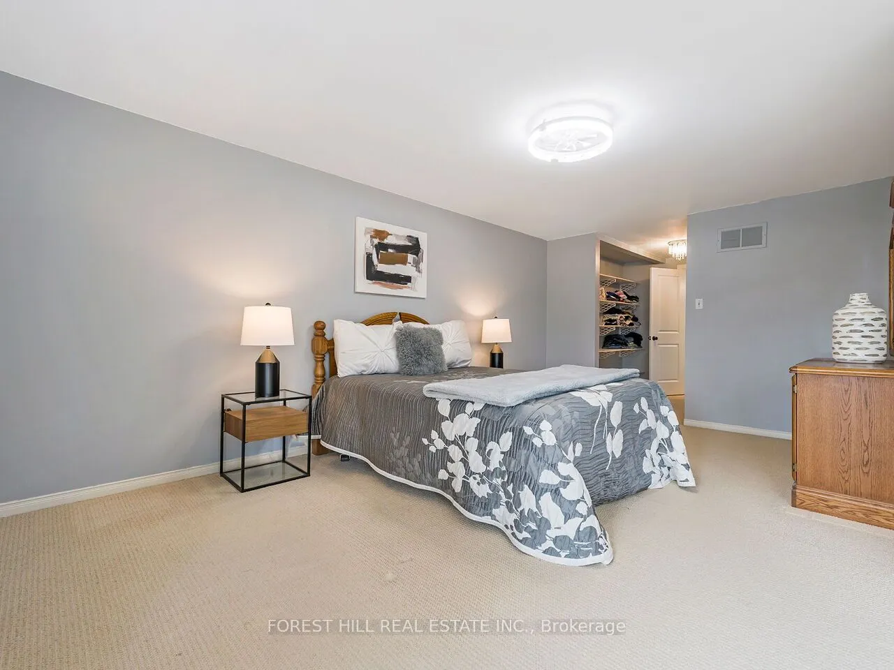 4174 Rossland Crescent