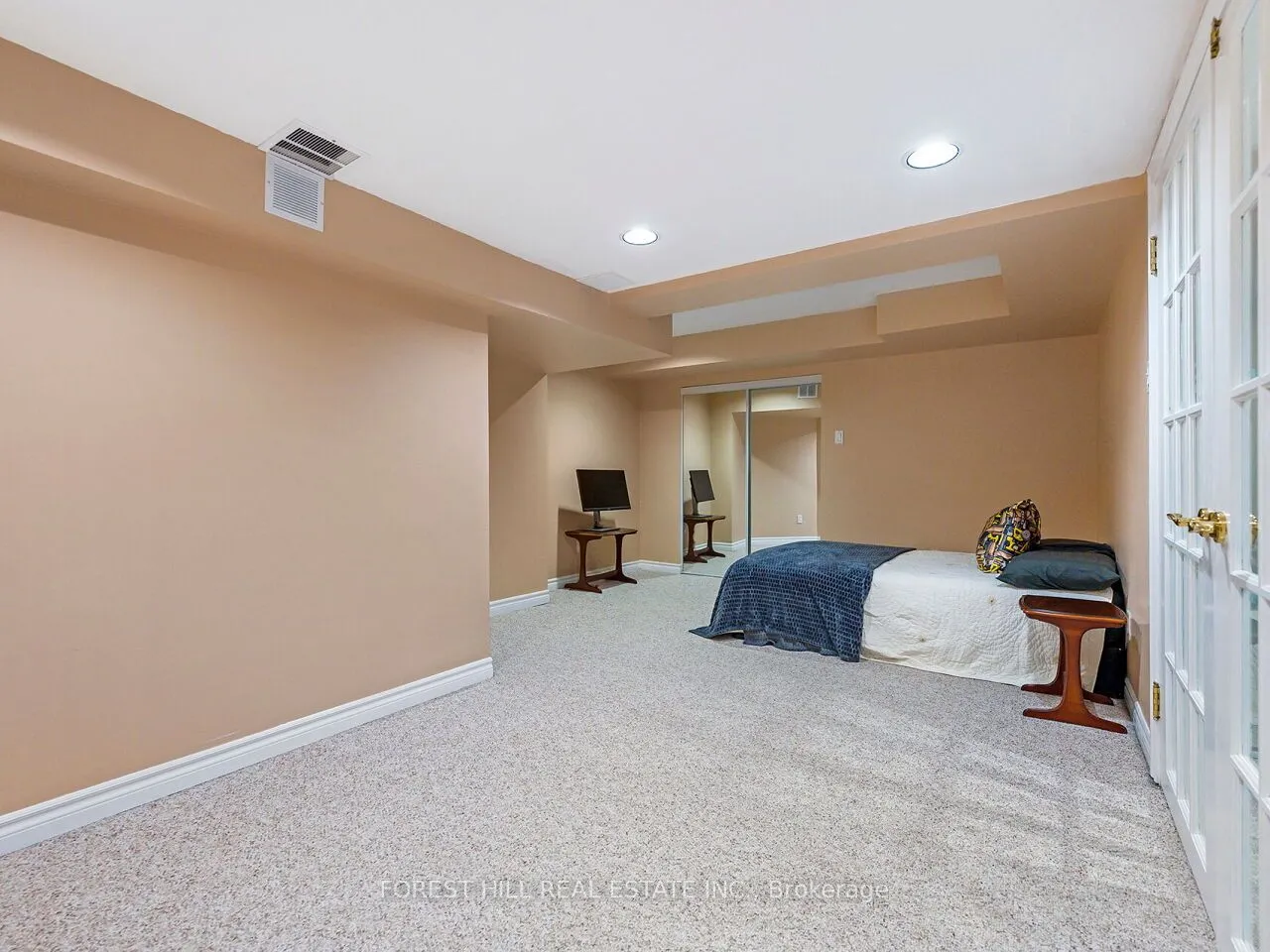 4174 Rossland Crescent