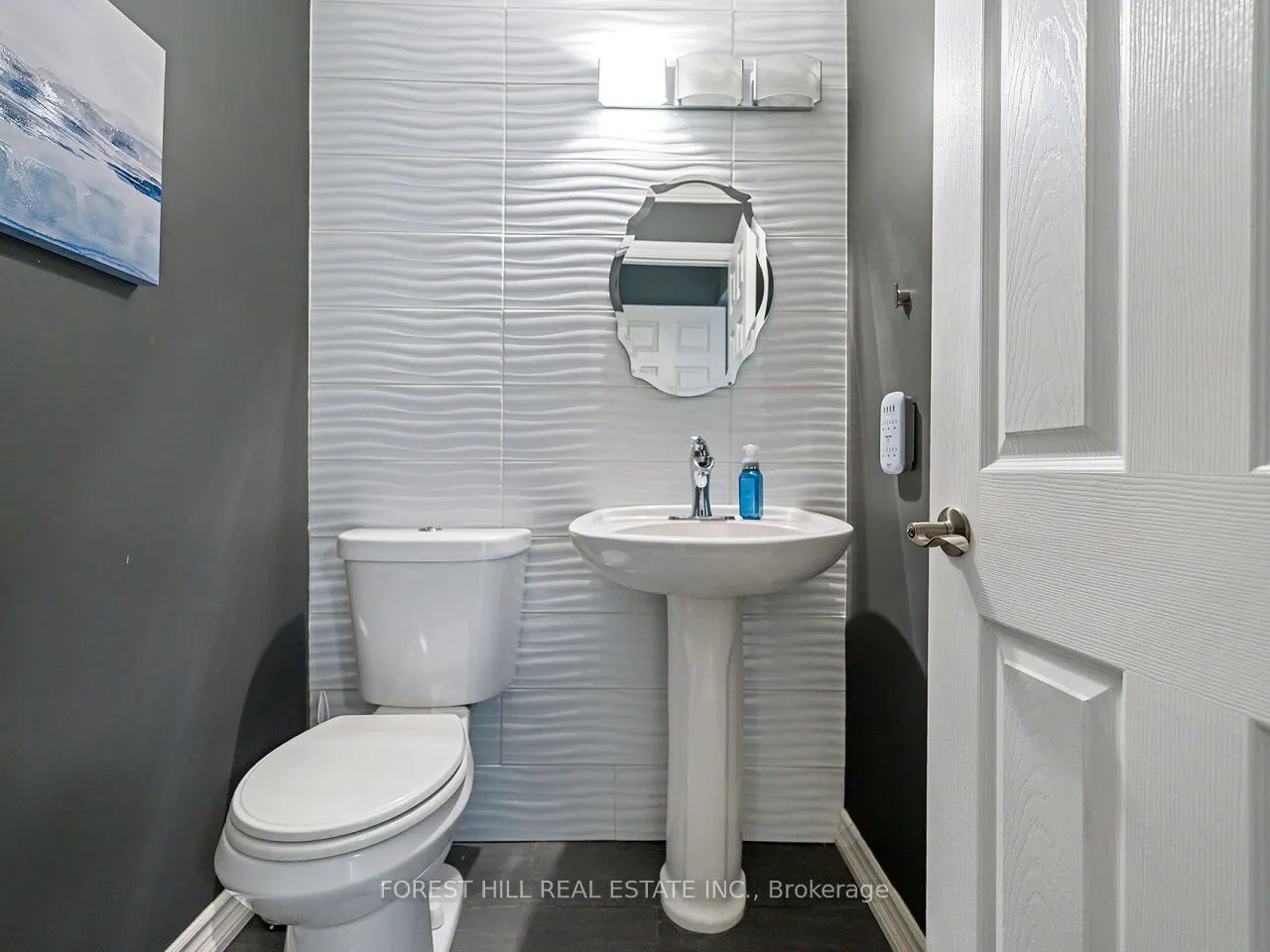 4174 Rossland Crescent