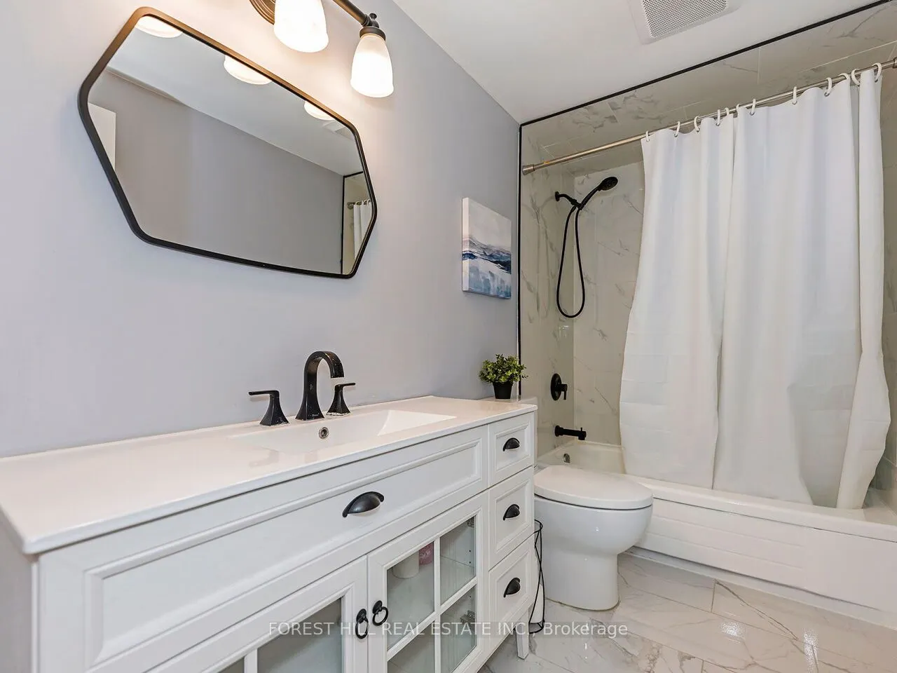 4174 Rossland Crescent