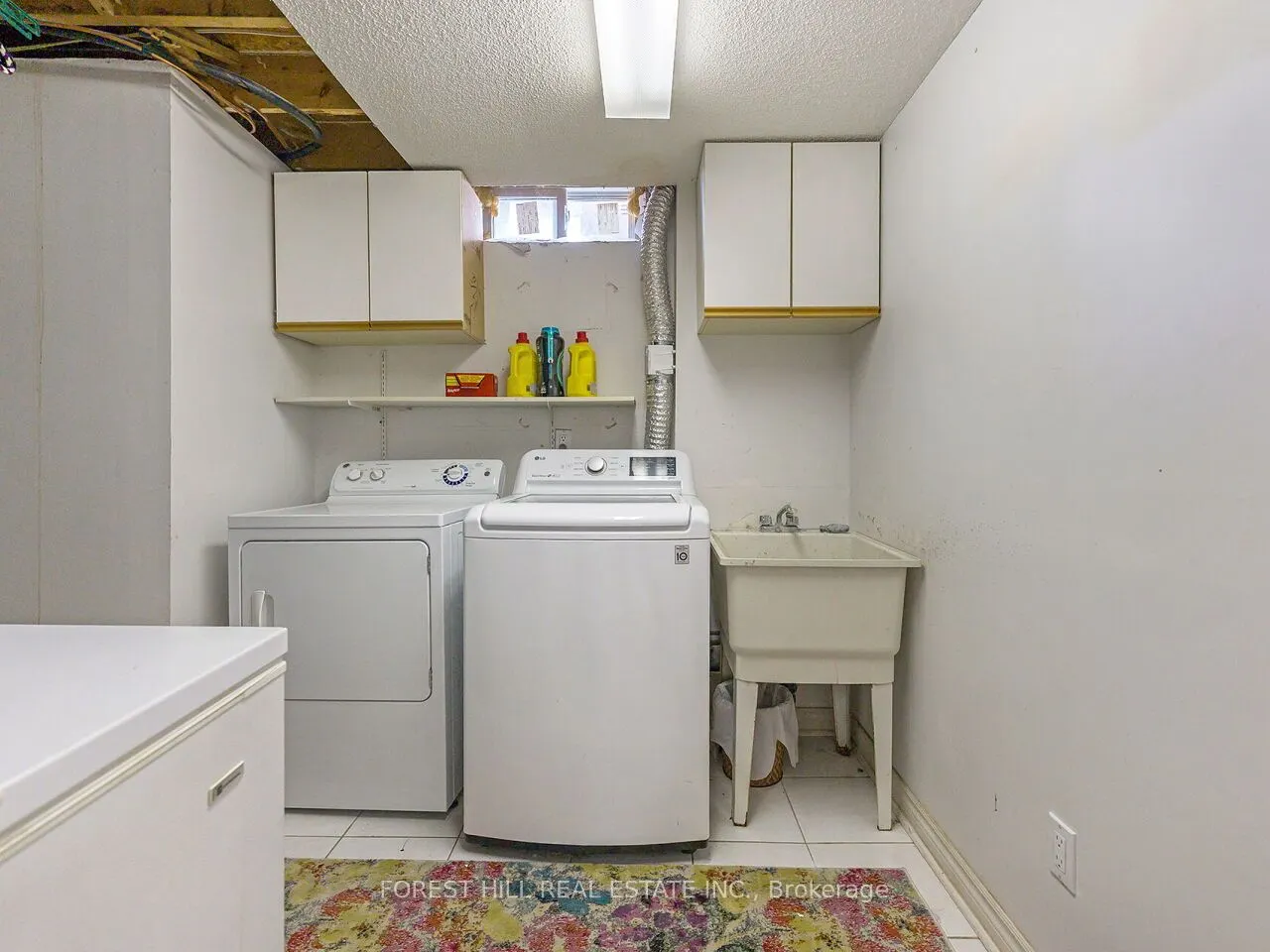 4174 Rossland Crescent