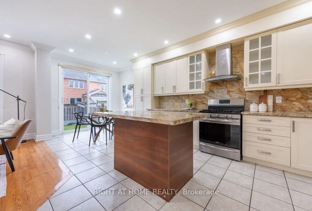 7276 Golden Meadow Court