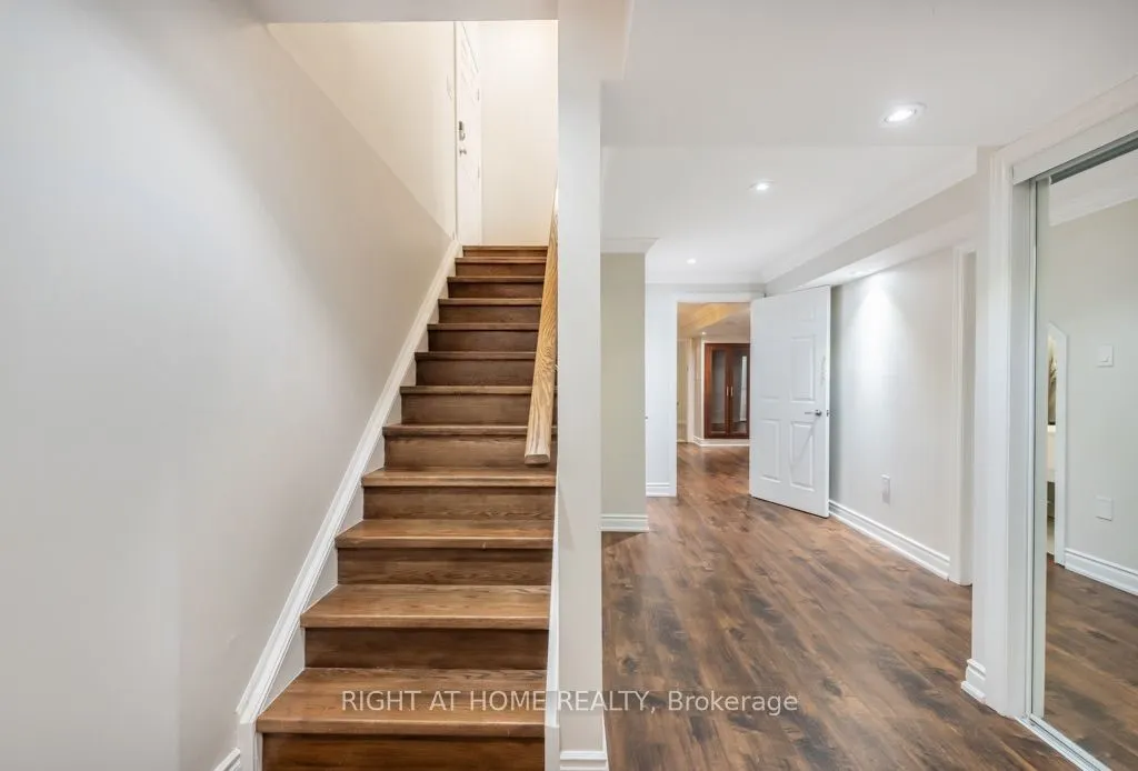 7276 Golden Meadow Court