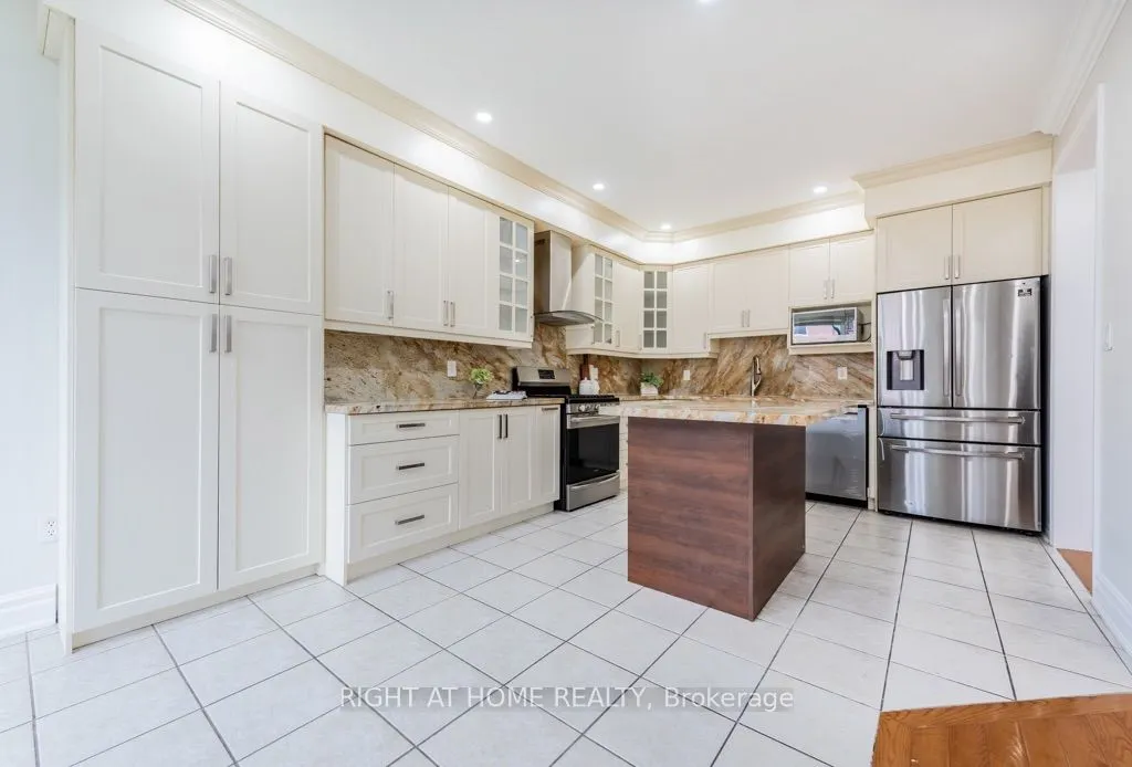 7276 Golden Meadow Court