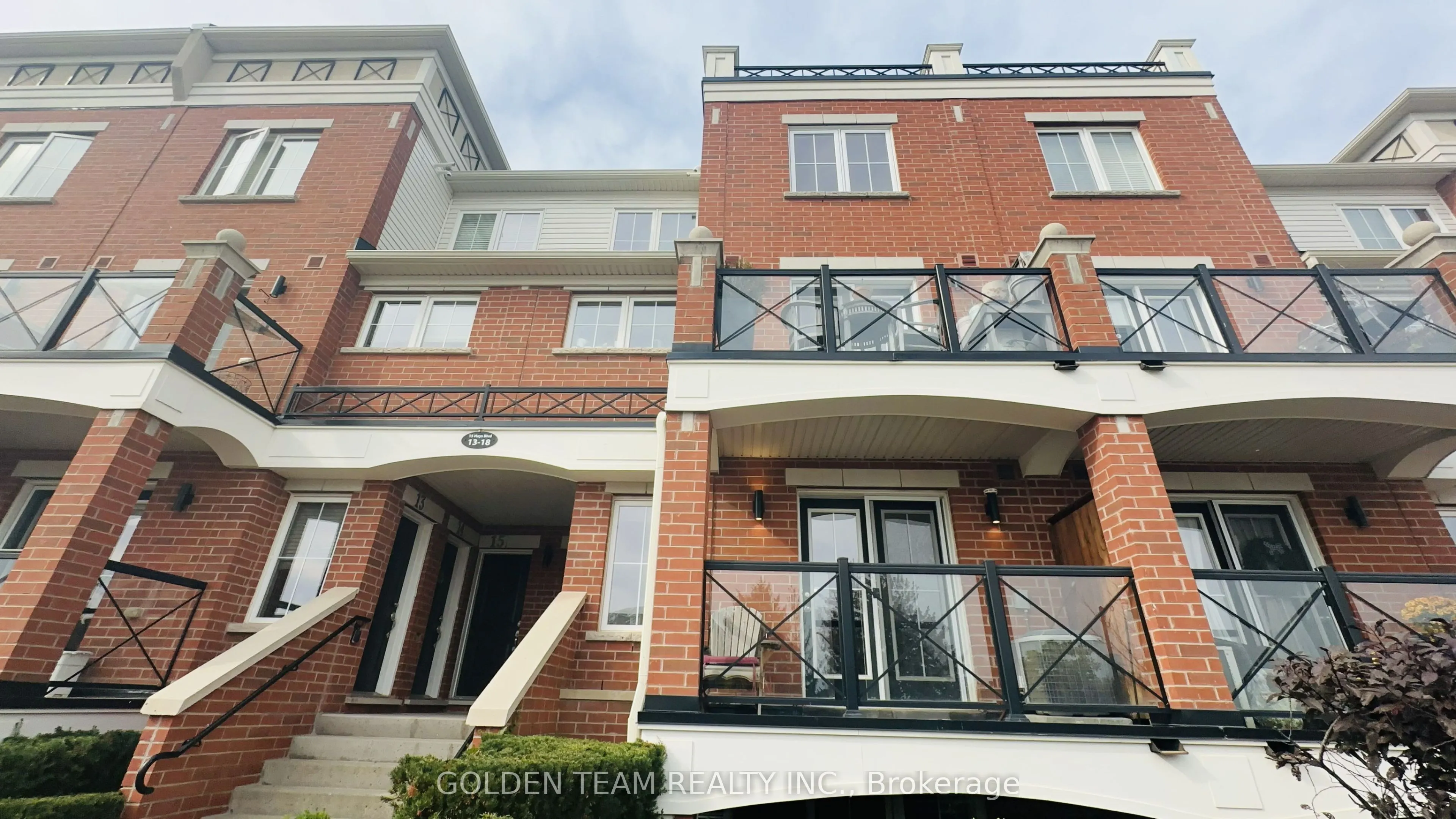 15 Hays Boulevard #18