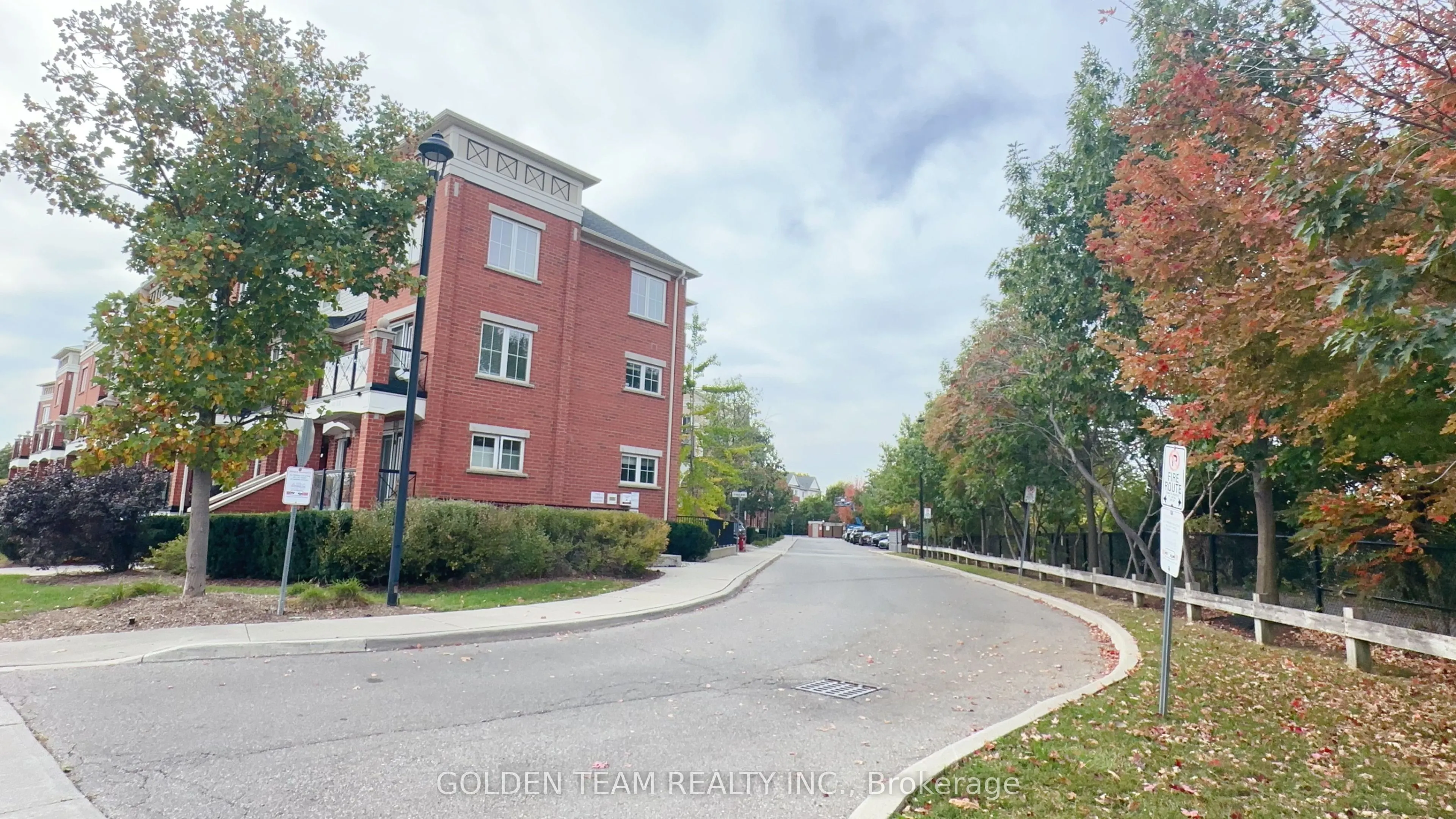 15 Hays Boulevard #18