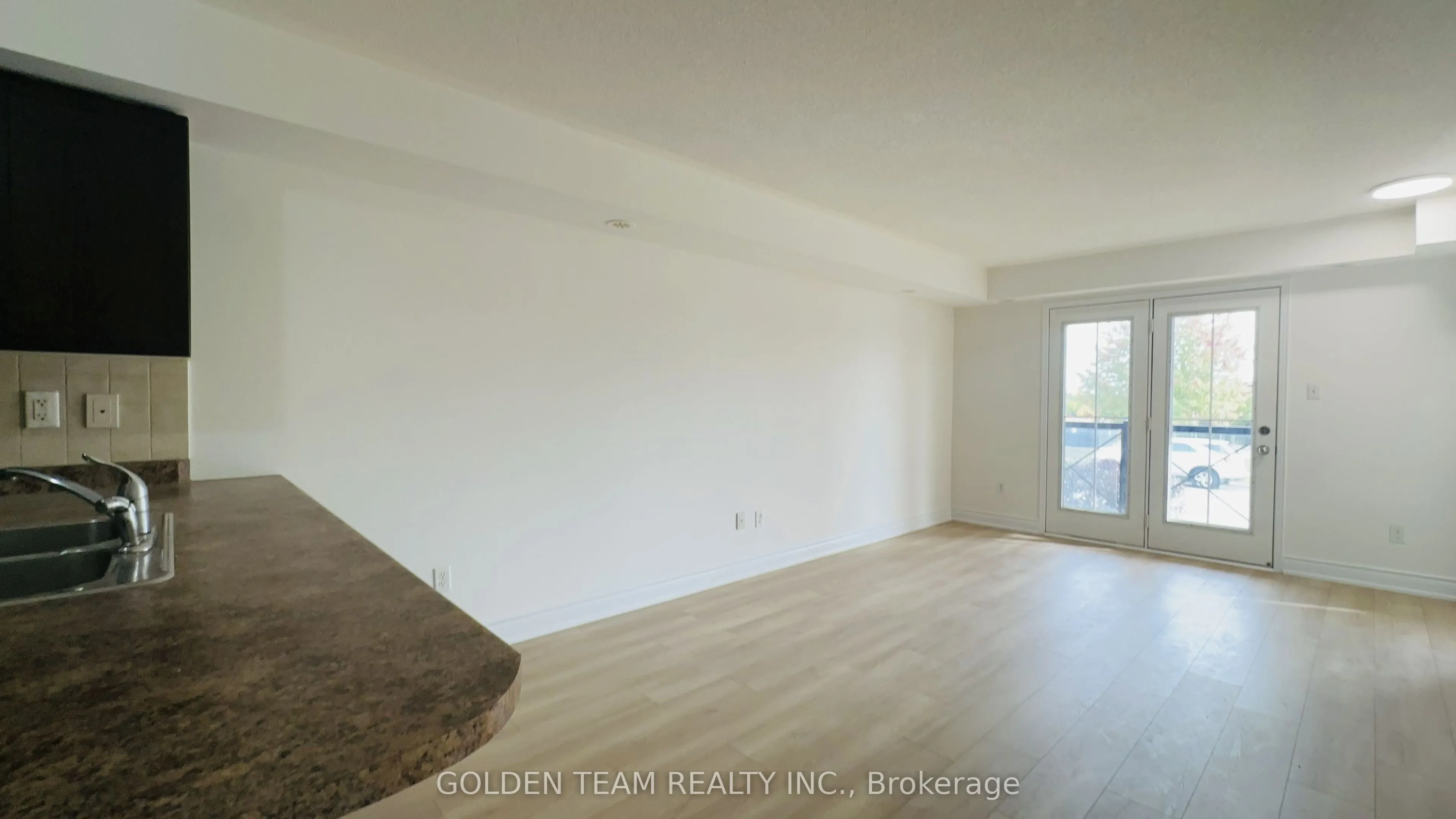 15 Hays Boulevard #18