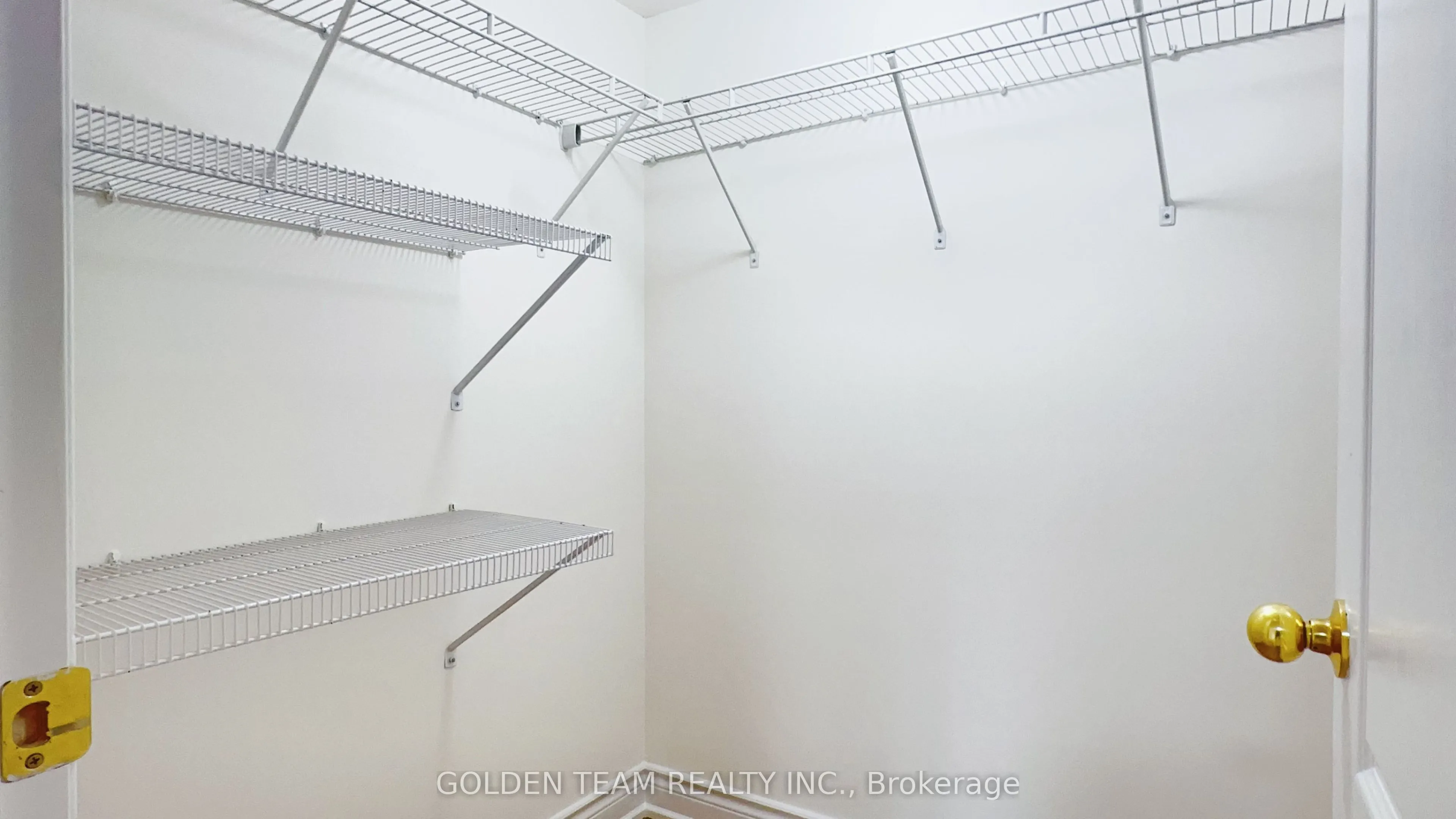 15 Hays Boulevard #18