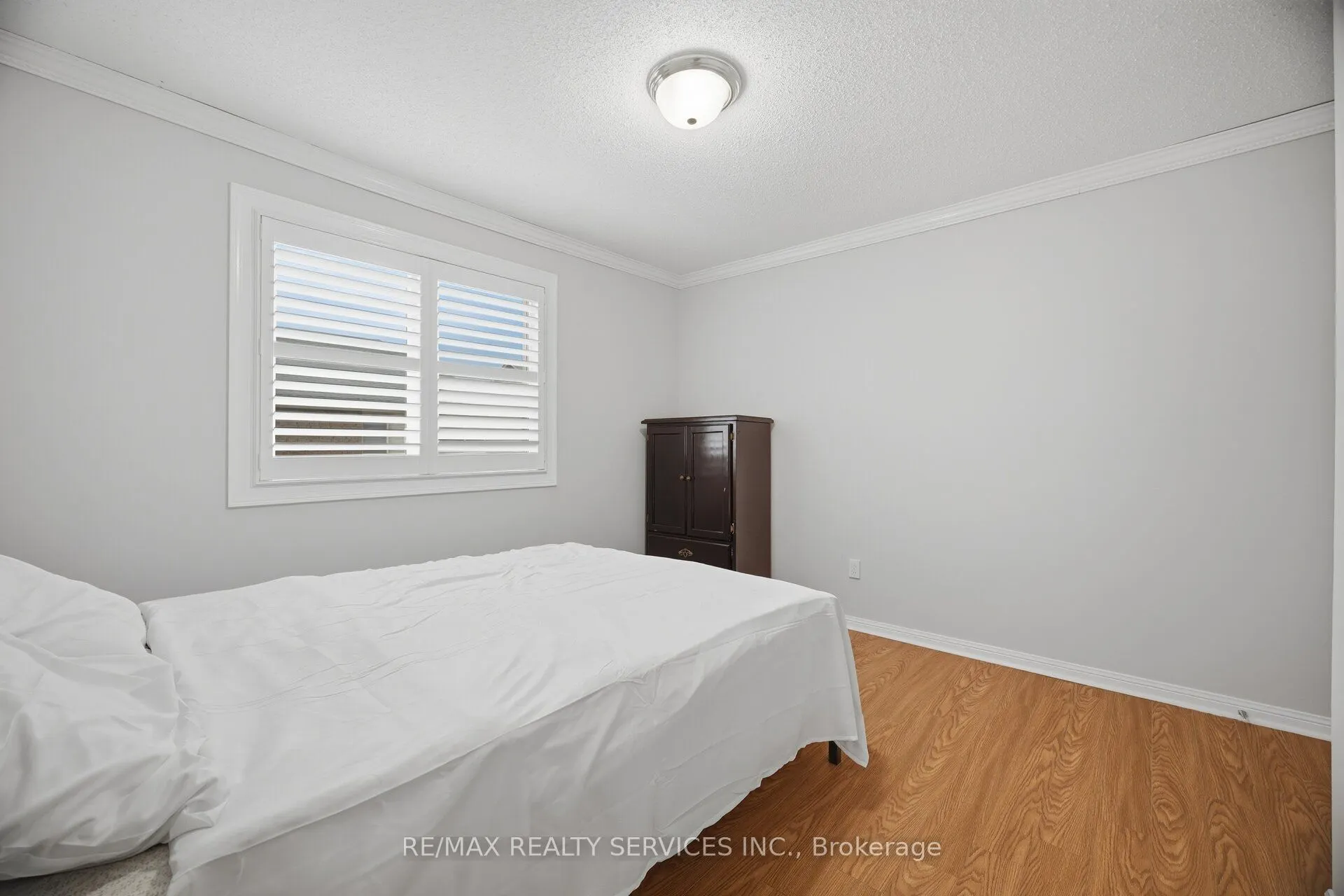 881 Lancaster Boulevard