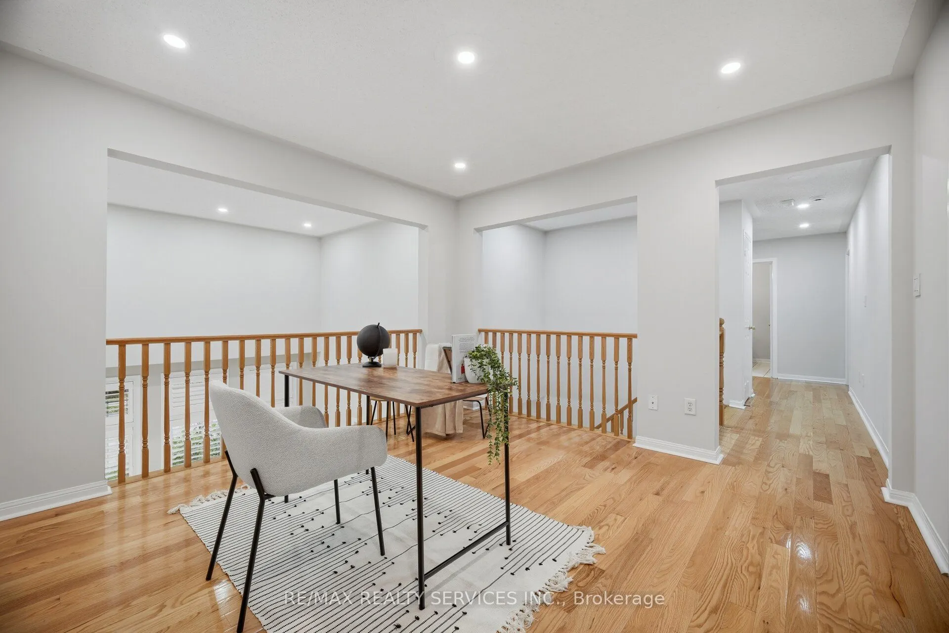881 Lancaster Boulevard