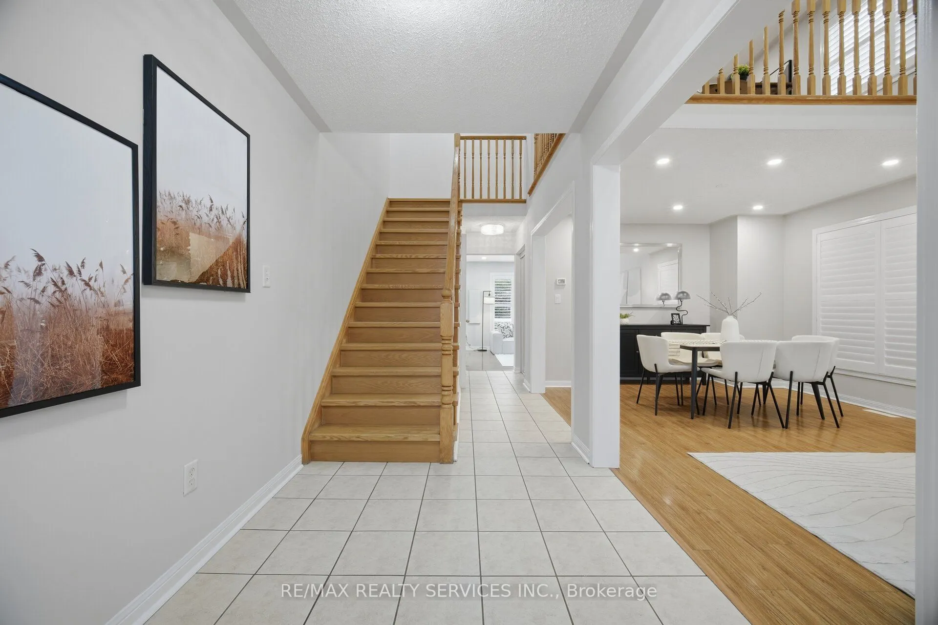 881 Lancaster Boulevard