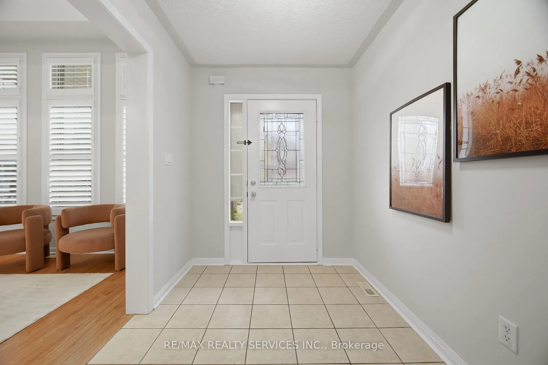 881 Lancaster Boulevard