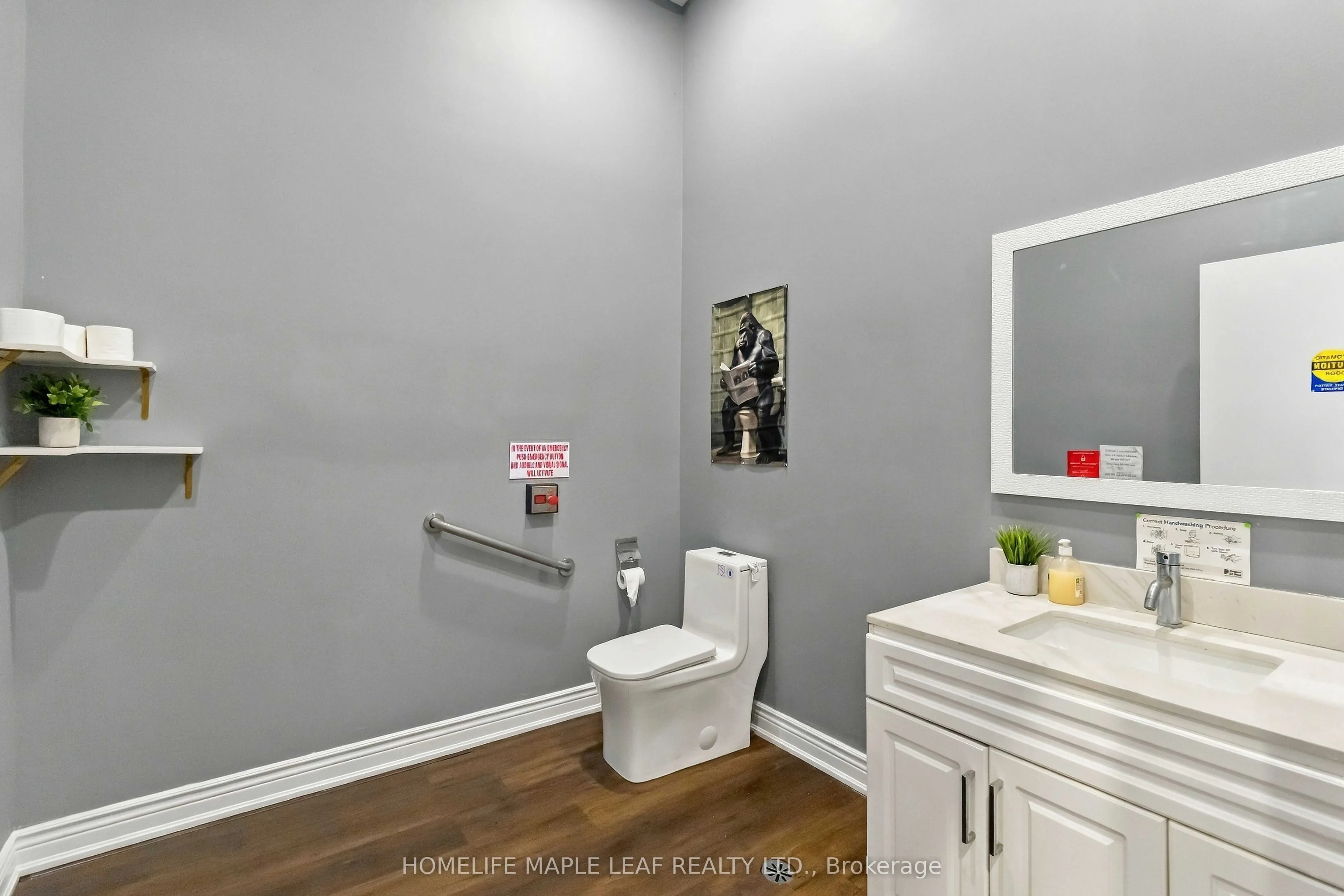 8 Flowertown Avenue