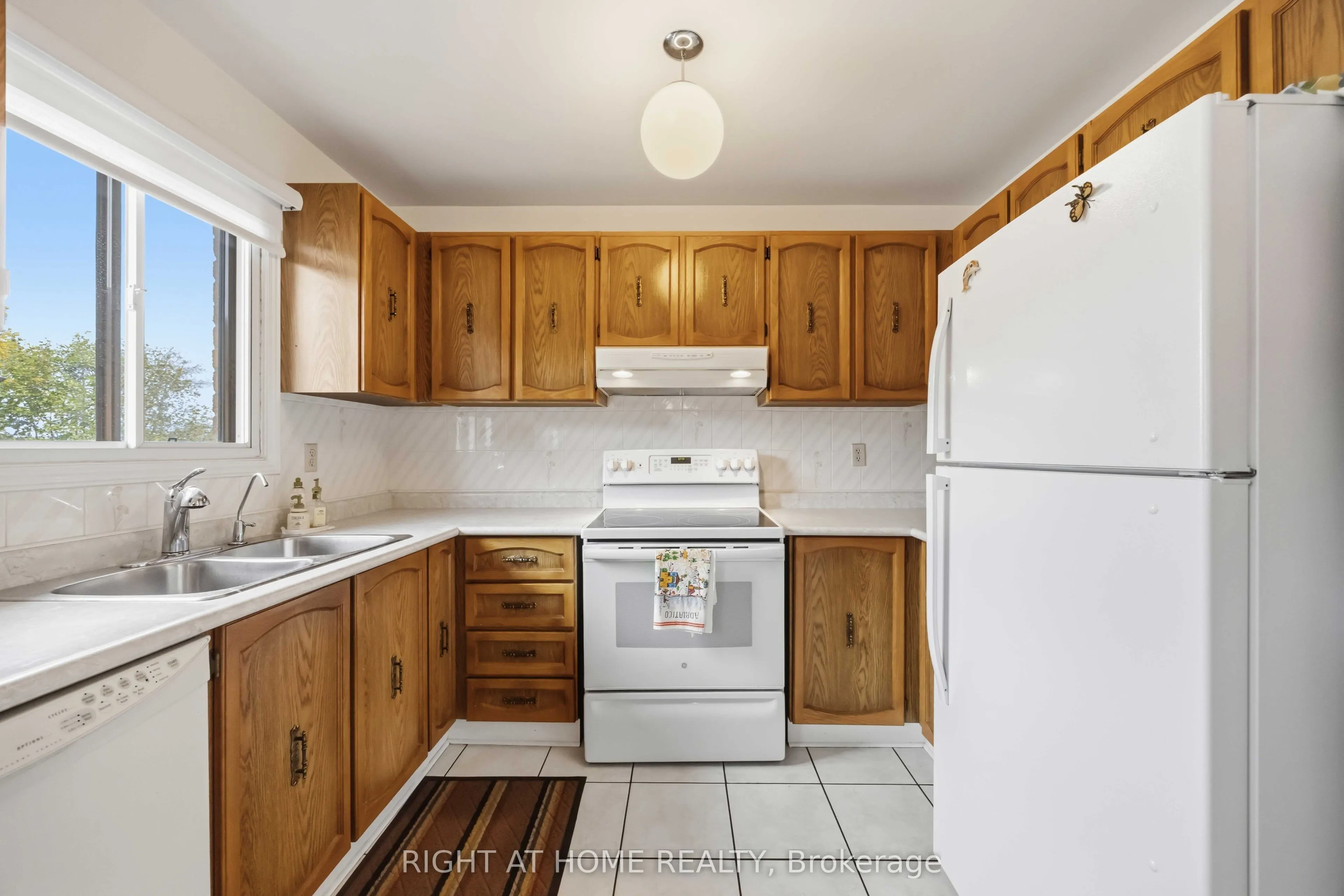 17 Cathy Jean Crescent