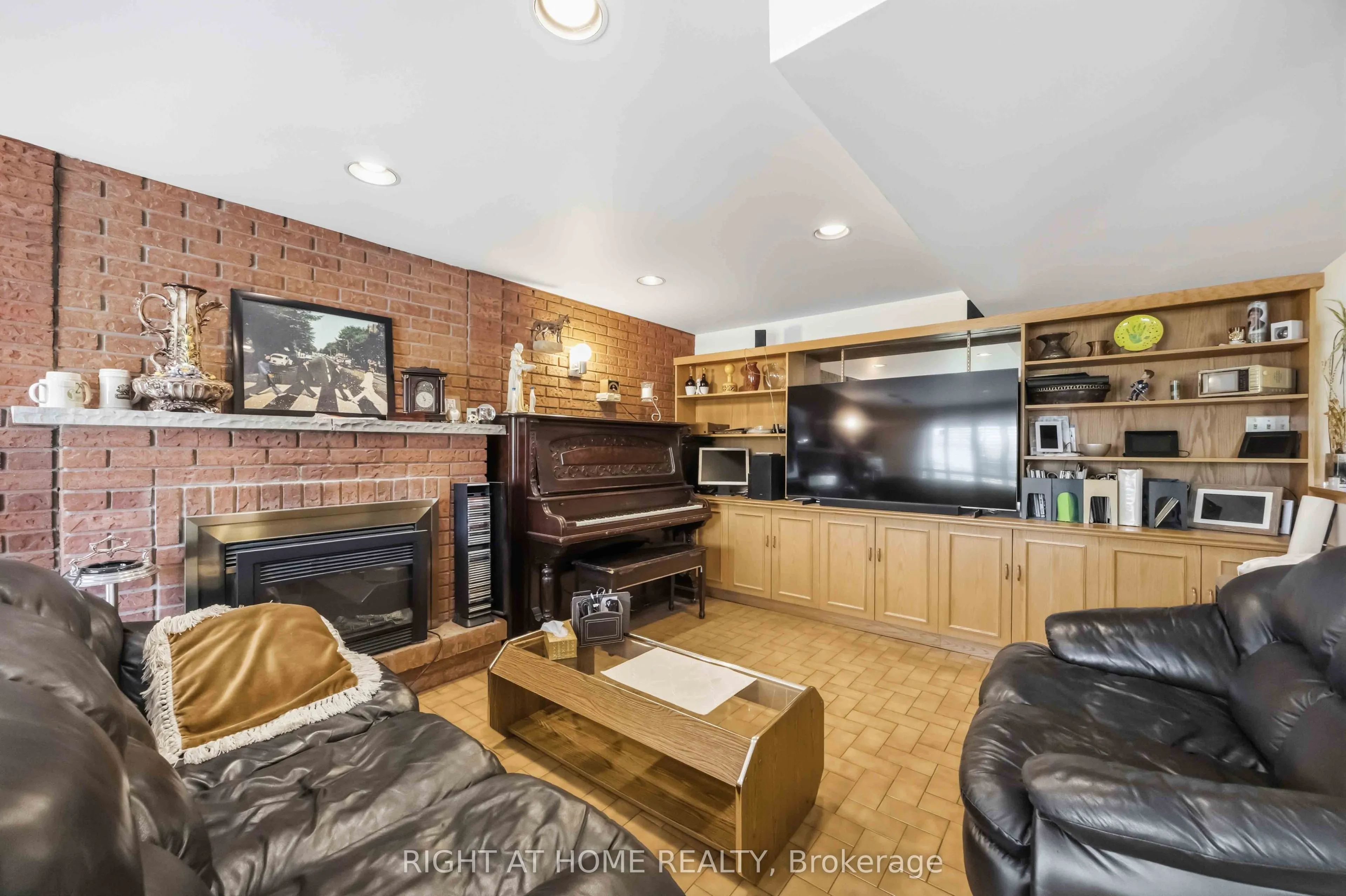 17 Cathy Jean Crescent