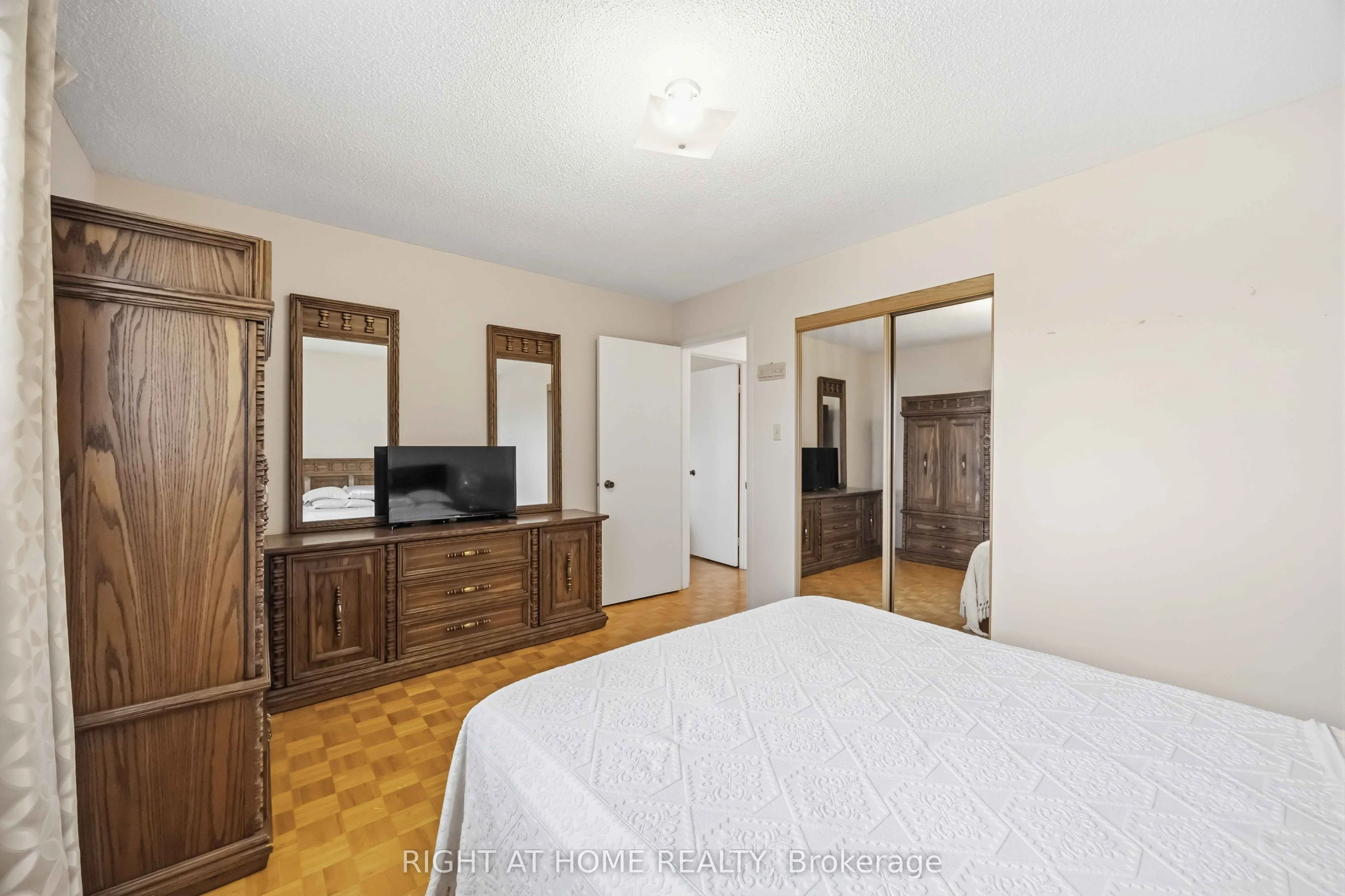 17 Cathy Jean Crescent
