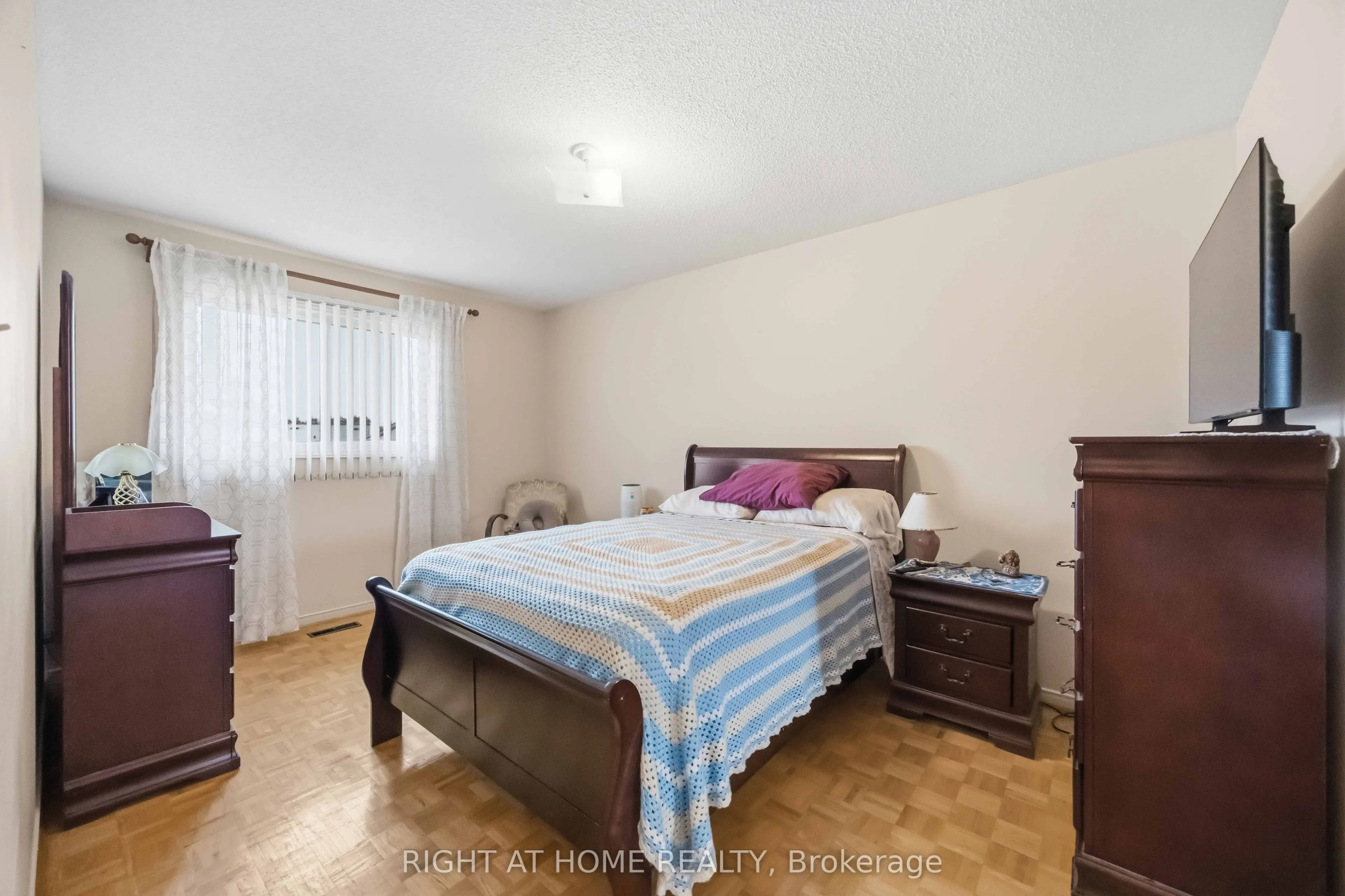 17 Cathy Jean Crescent