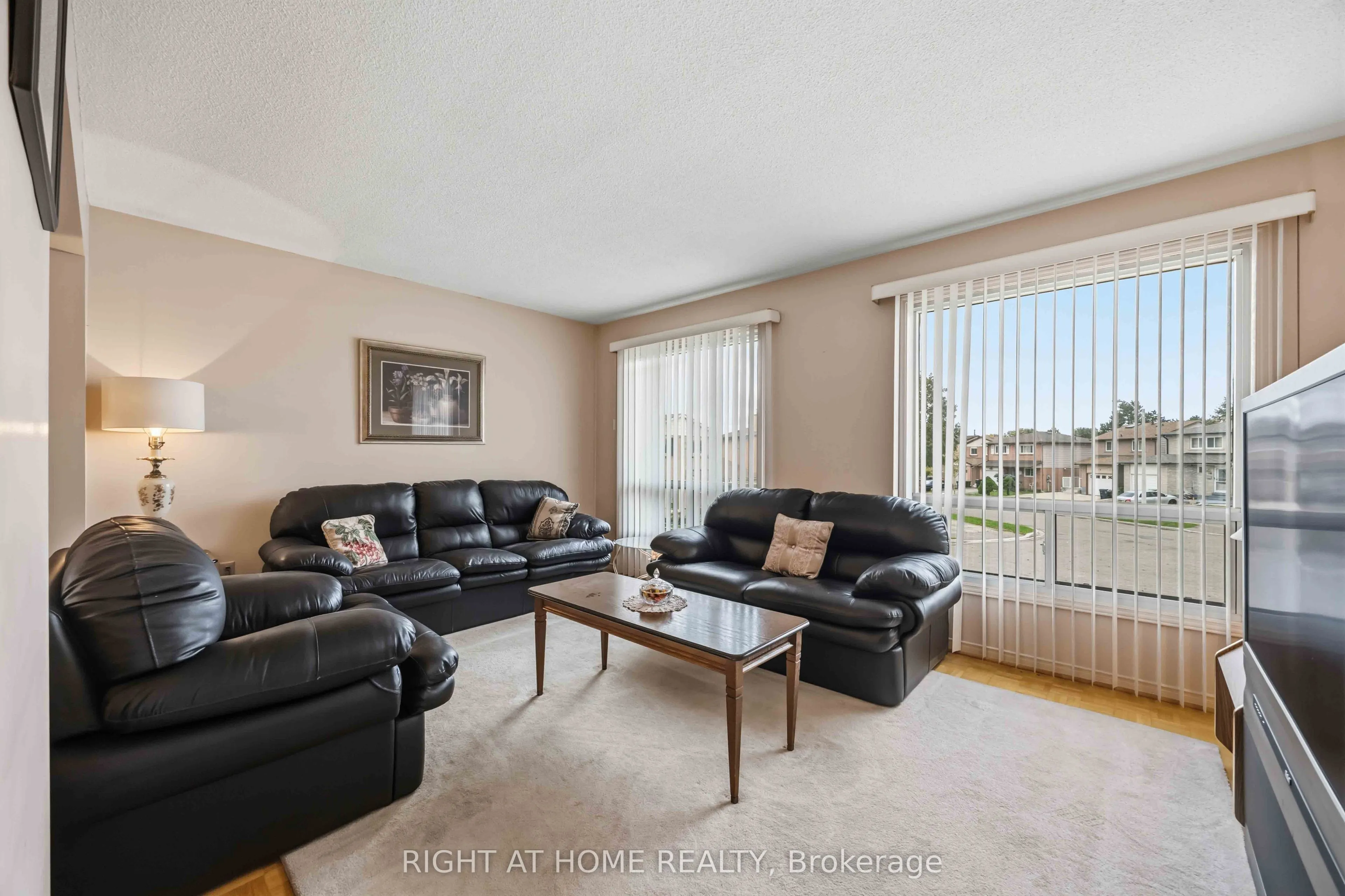 17 Cathy Jean Crescent