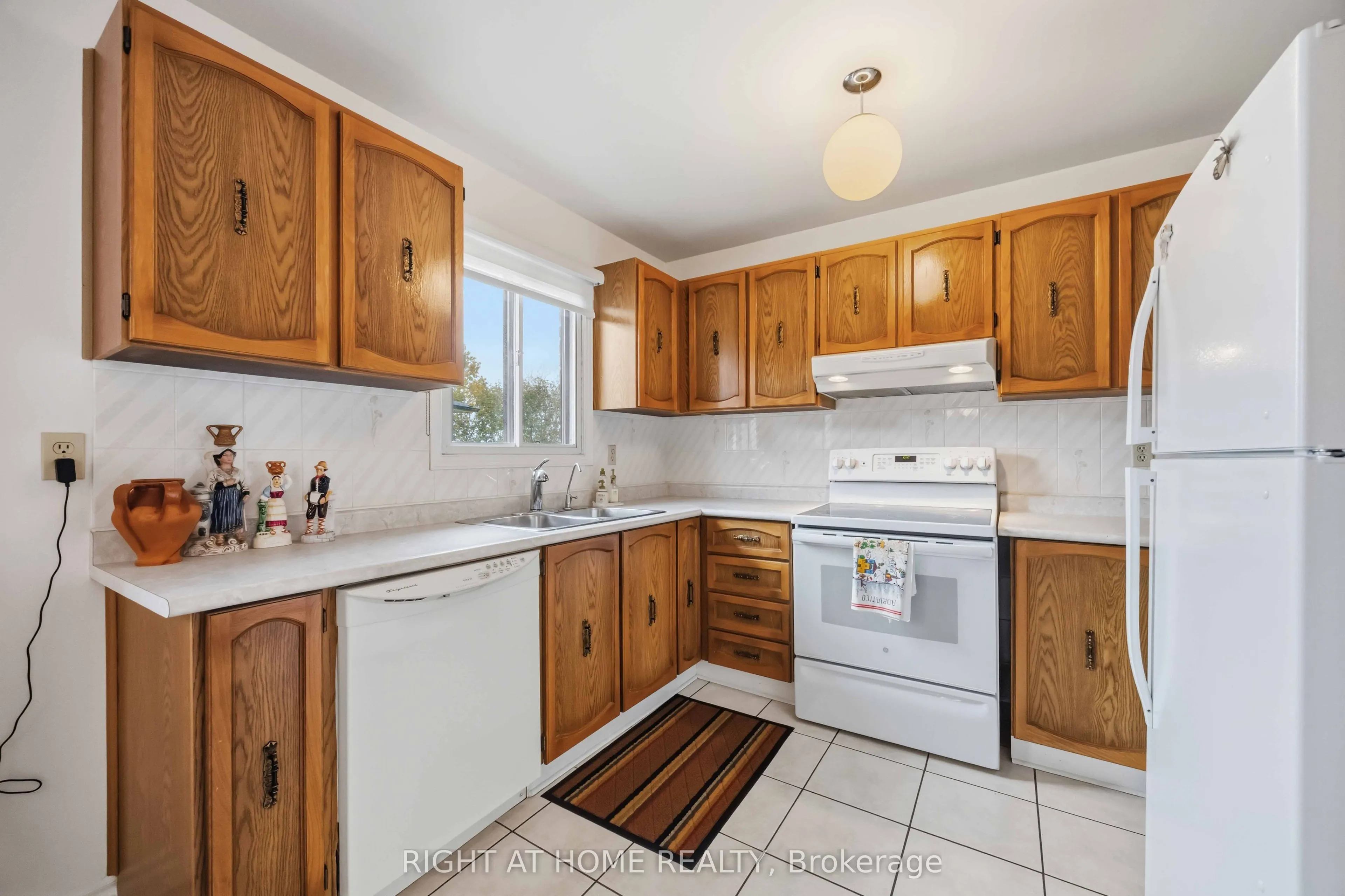 17 Cathy Jean Crescent