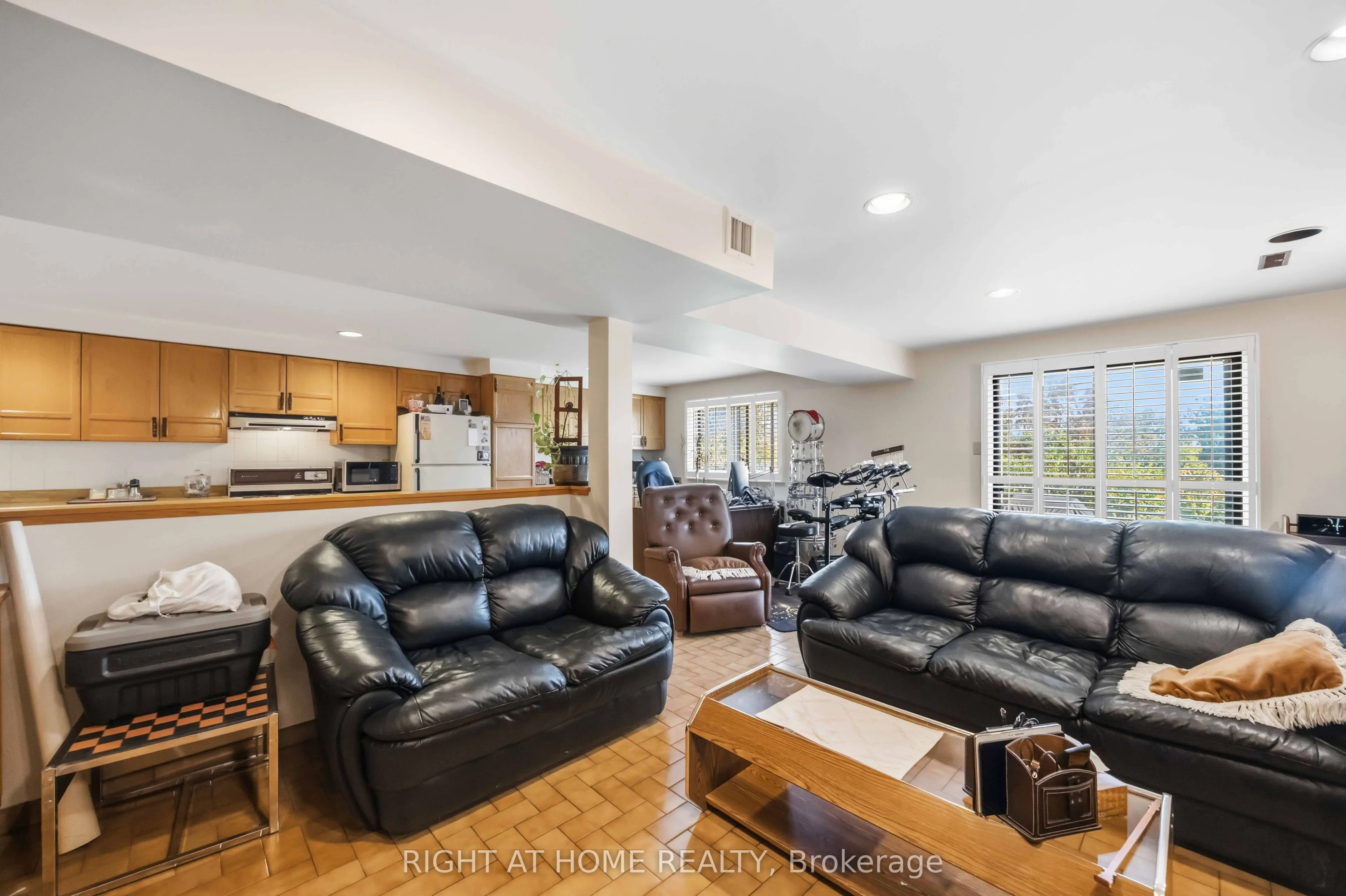 17 Cathy Jean Crescent