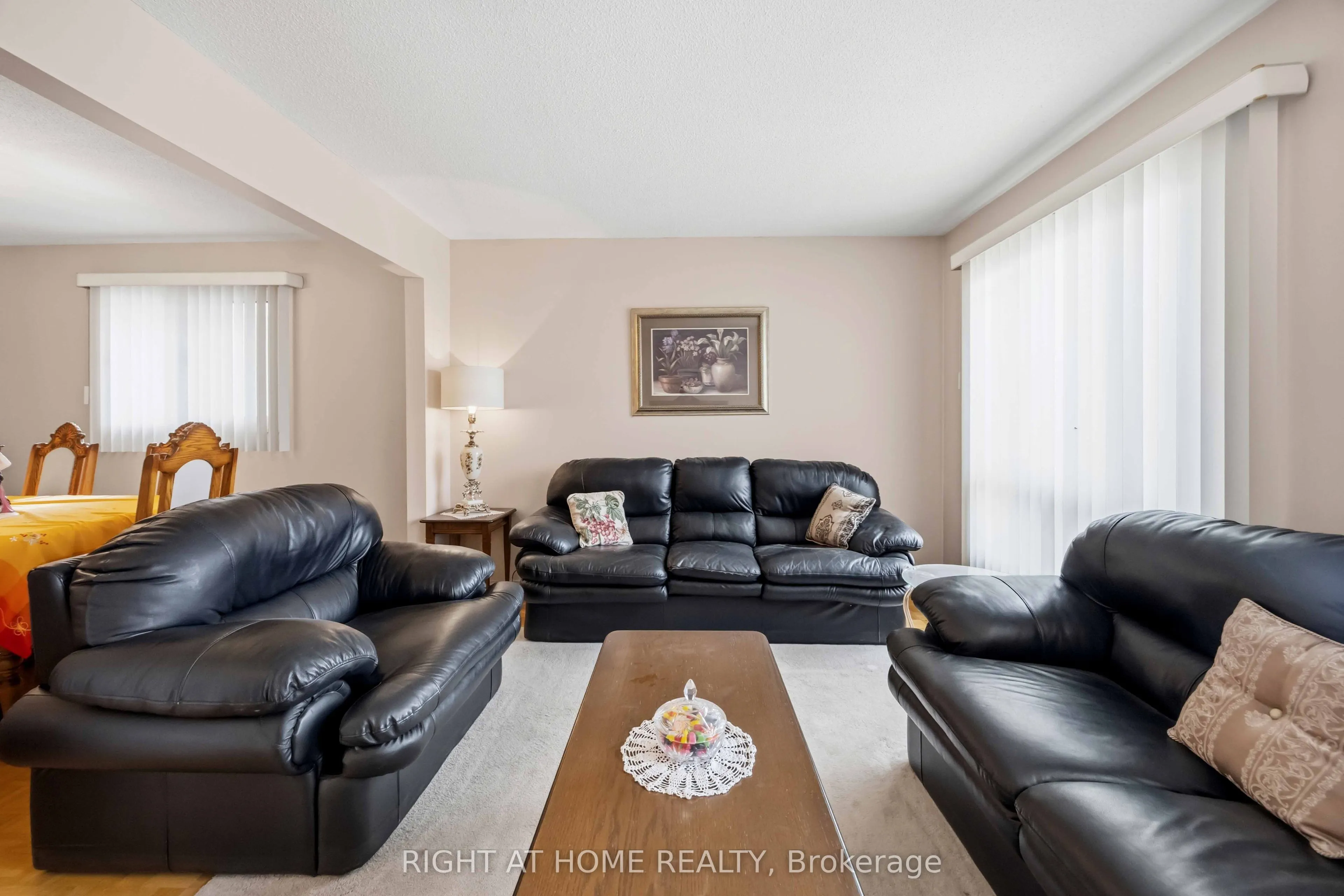 17 Cathy Jean Crescent