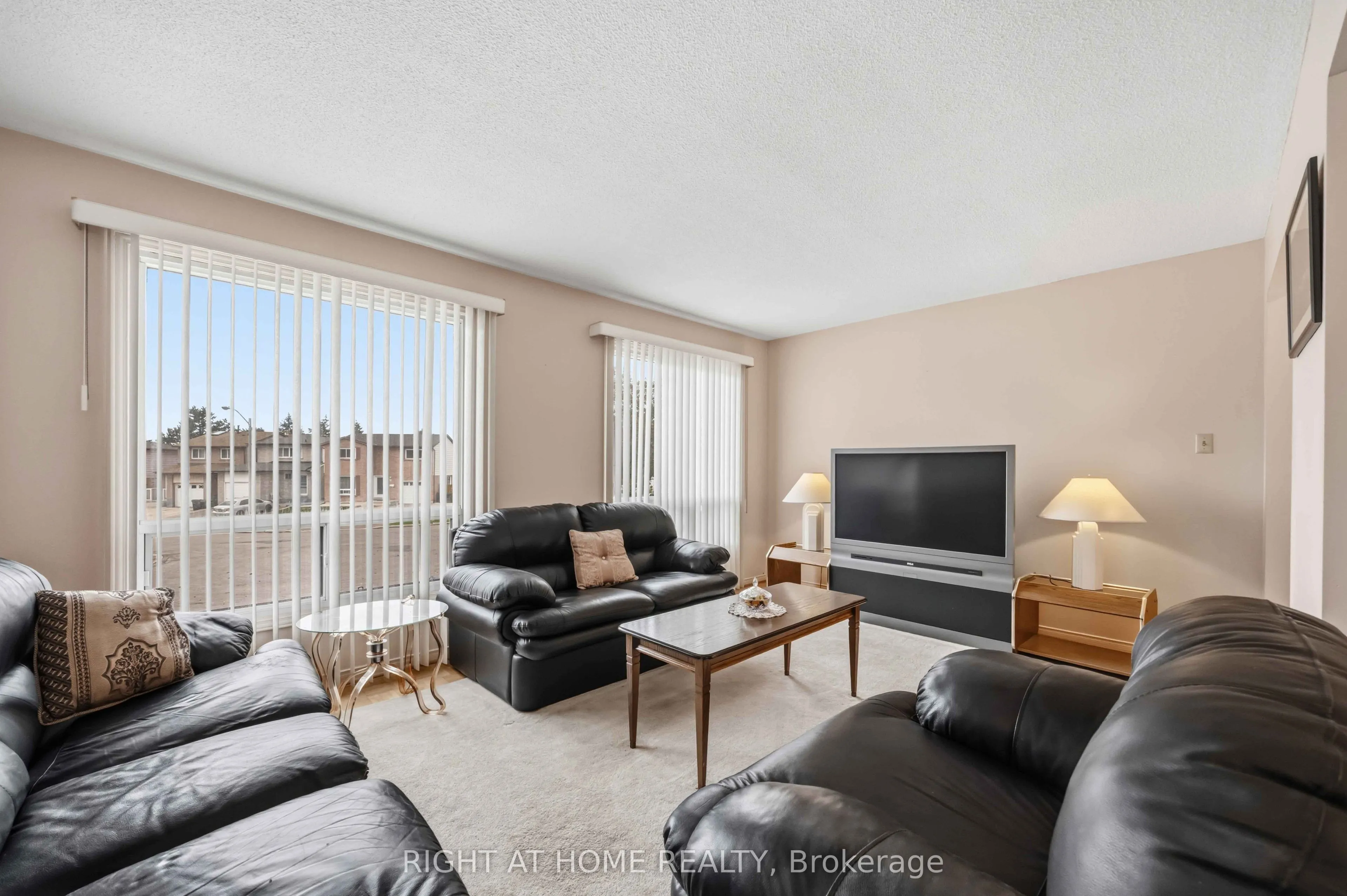 17 Cathy Jean Crescent