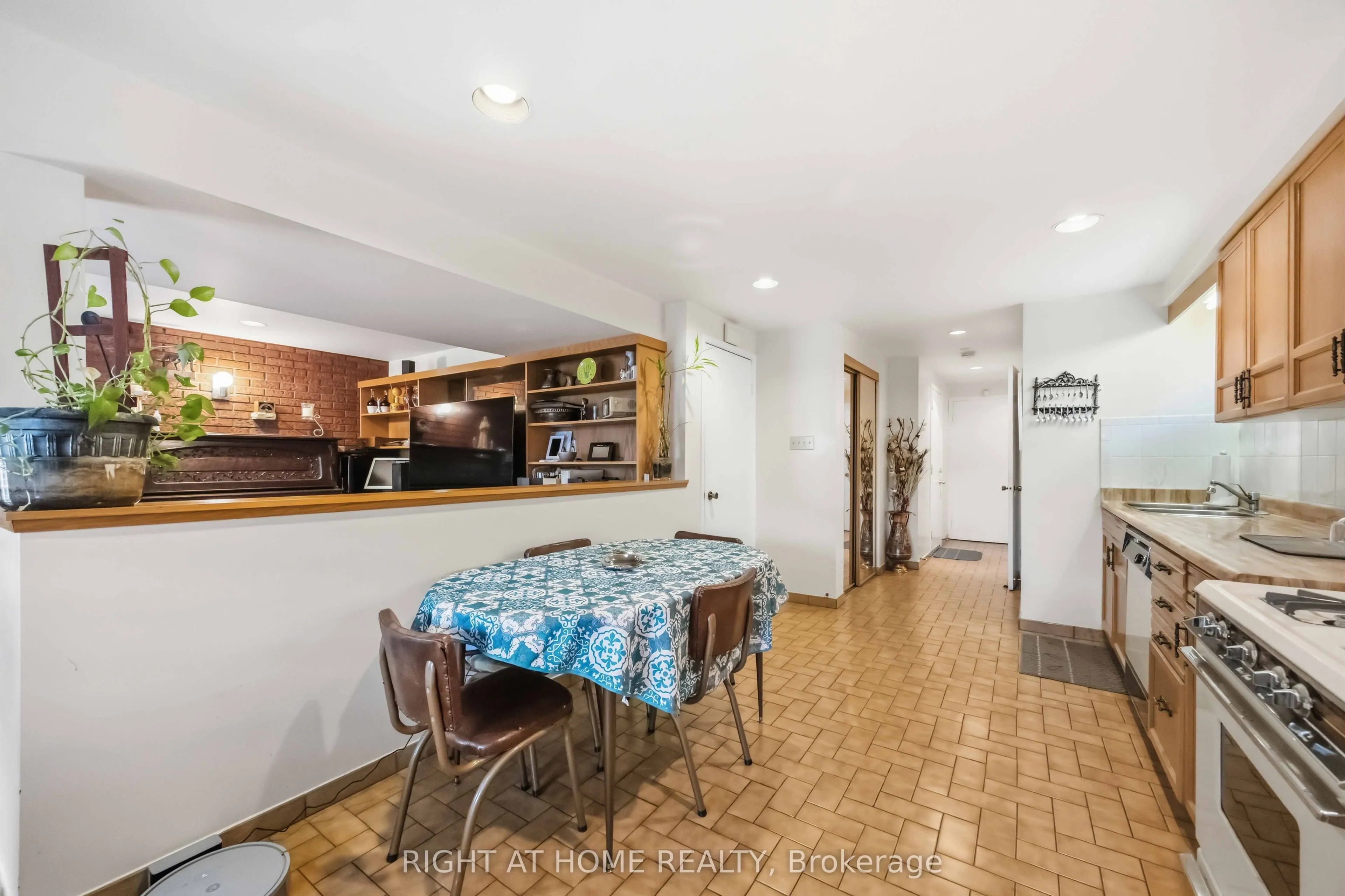 17 Cathy Jean Crescent