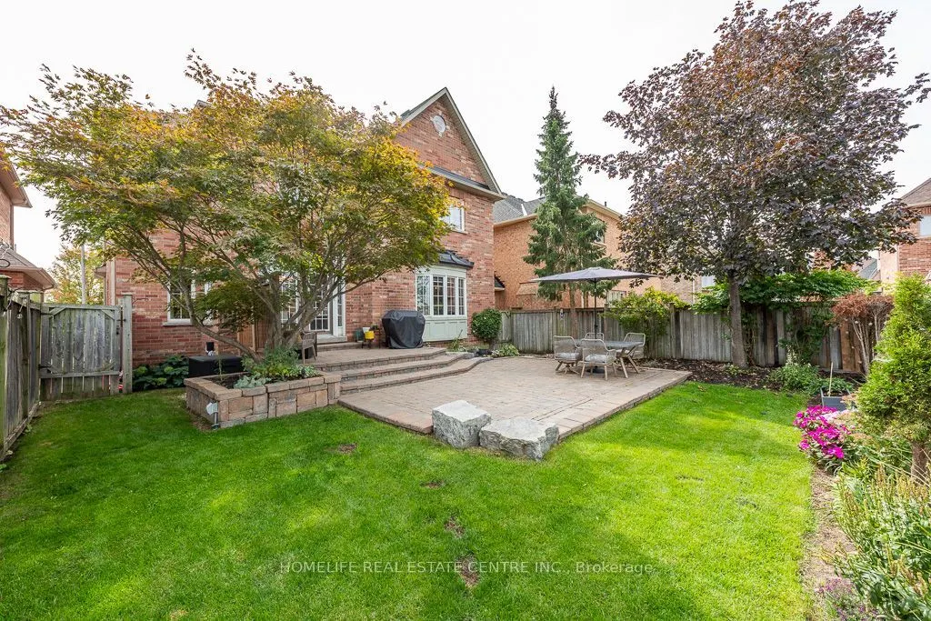 26 Imperial Lakes Drive