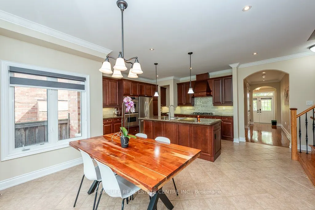 26 Imperial Lakes Drive