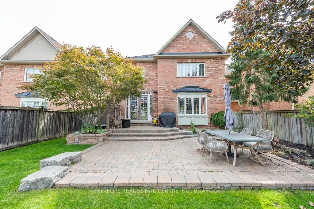 26 Imperial Lakes Drive