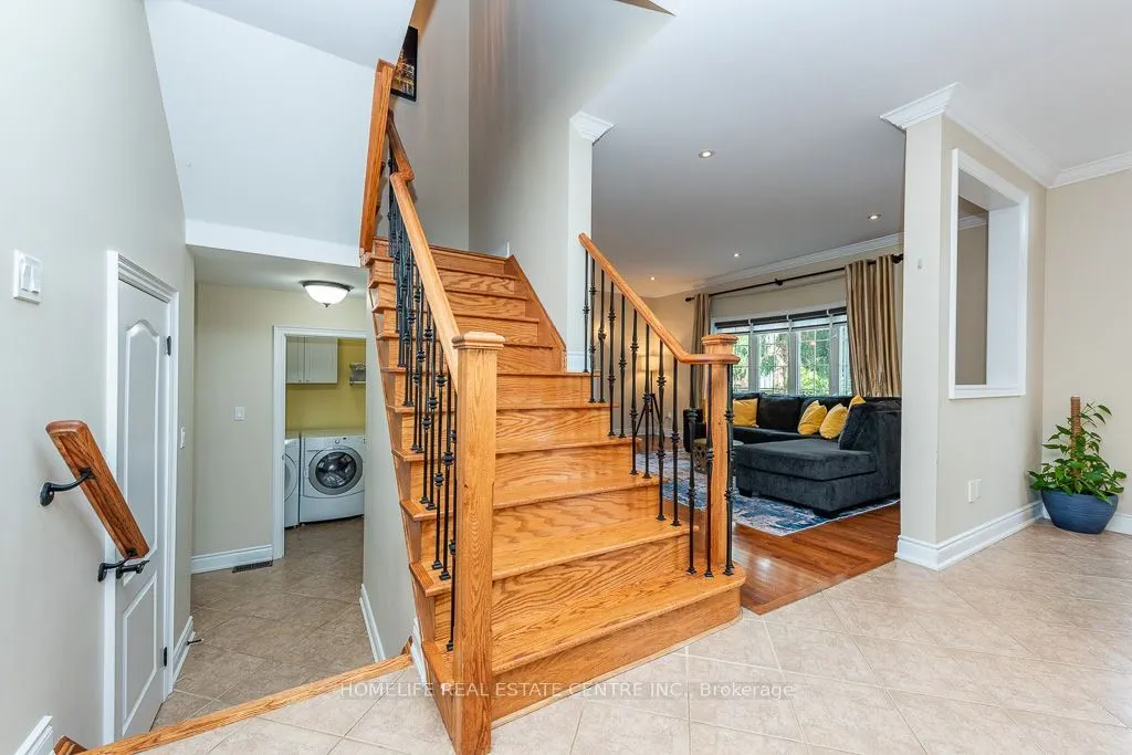 26 Imperial Lakes Drive