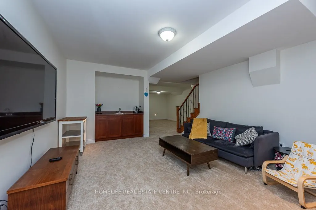26 Imperial Lakes Drive