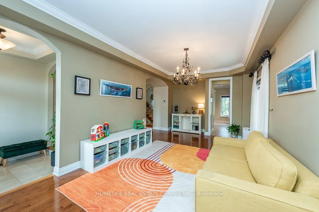 26 Imperial Lakes Drive