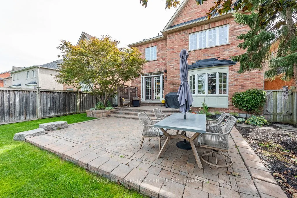 26 Imperial Lakes Drive