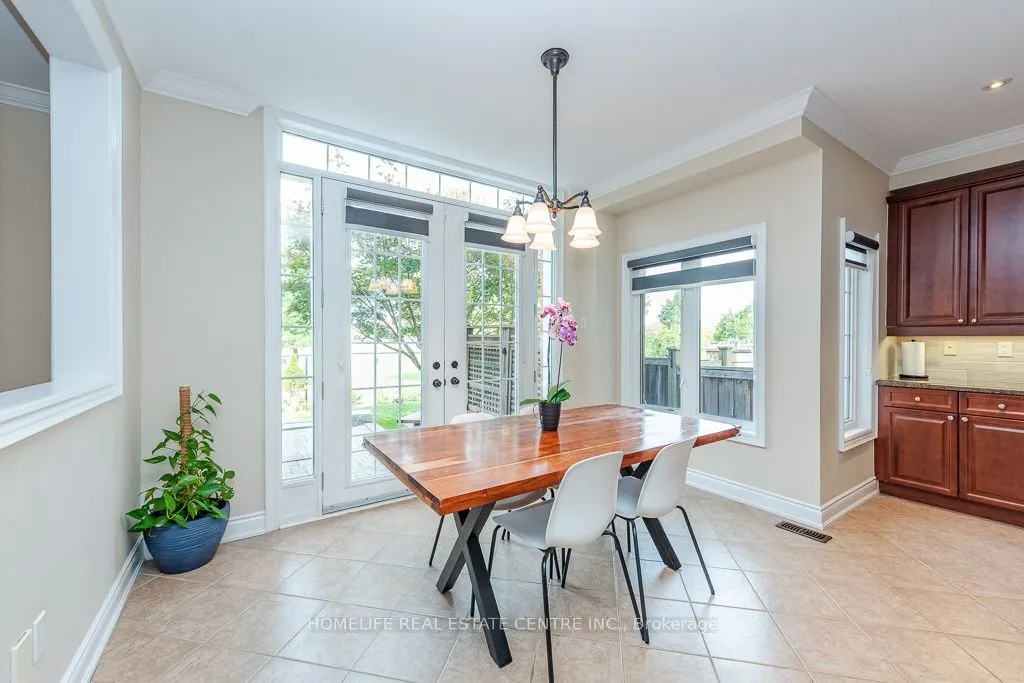 26 Imperial Lakes Drive